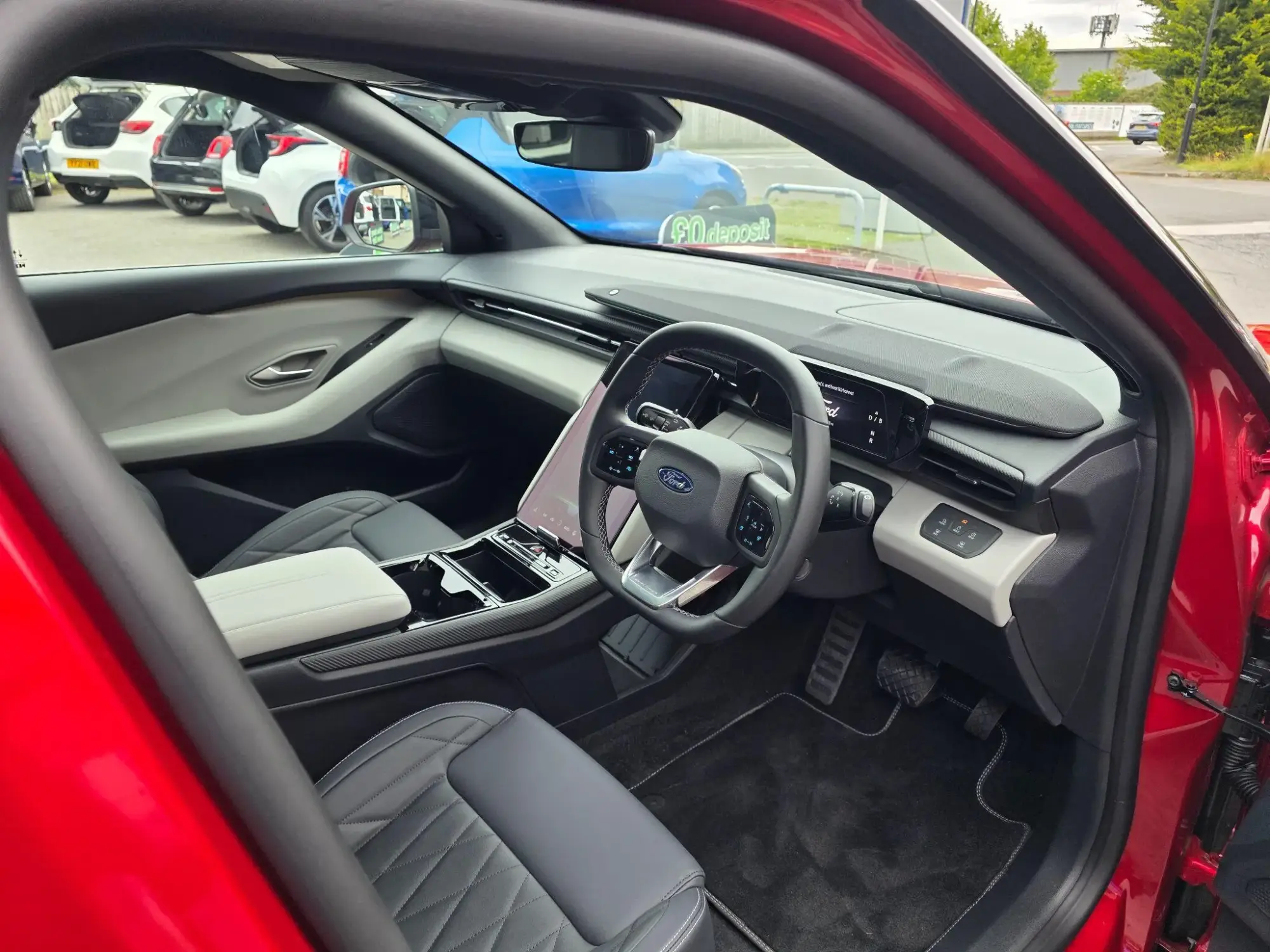 Ford Explorer Image 13