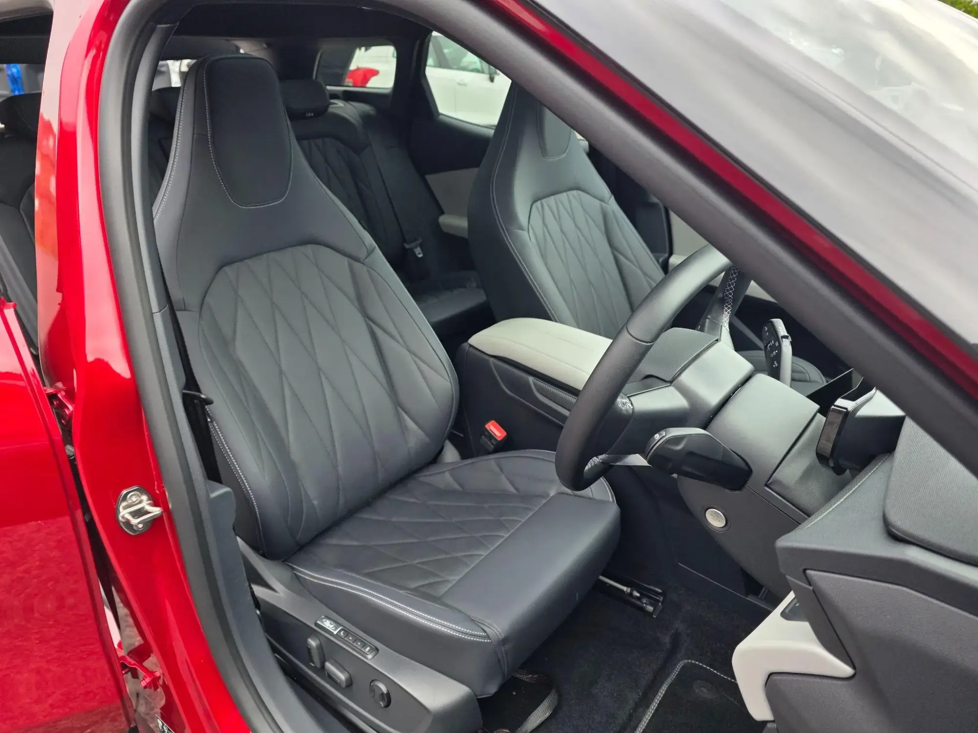 Ford Explorer Image 15