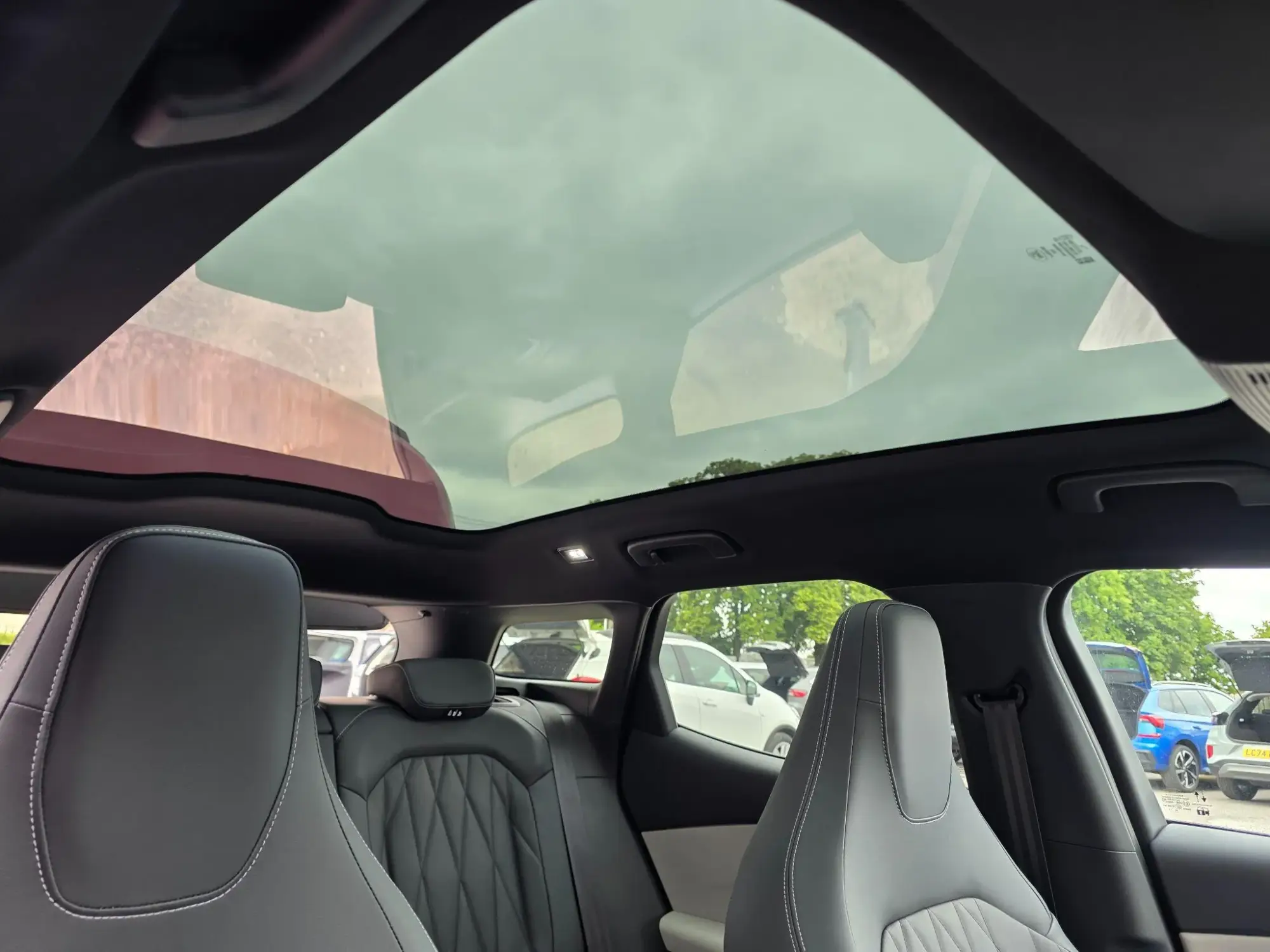Ford Explorer Image 16