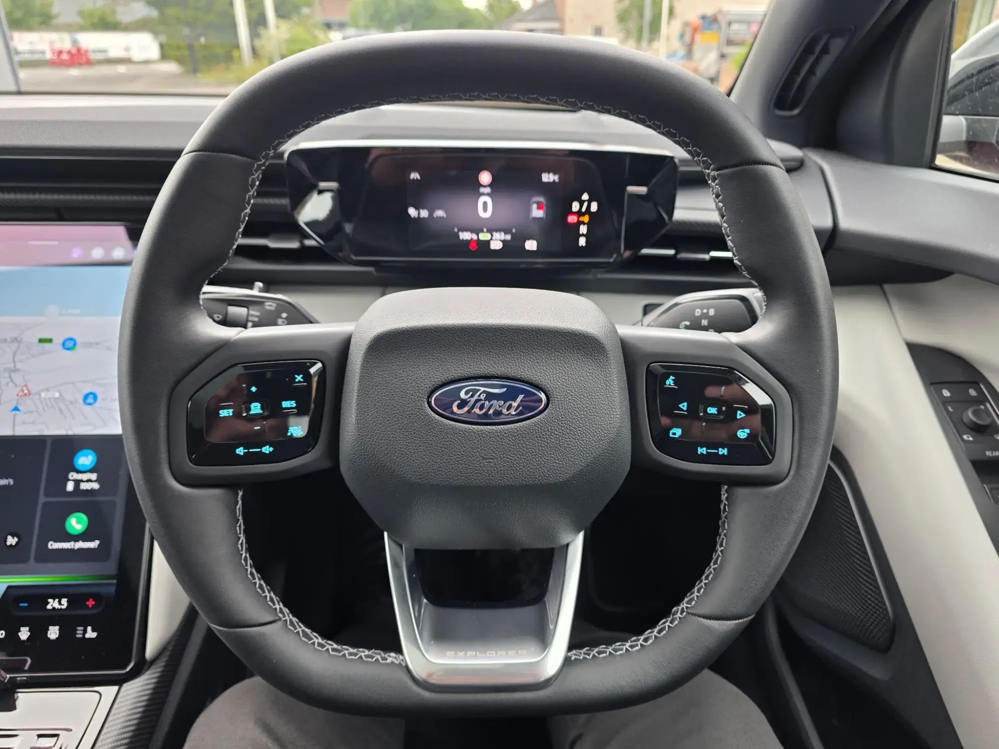Ford Explorer Image 18