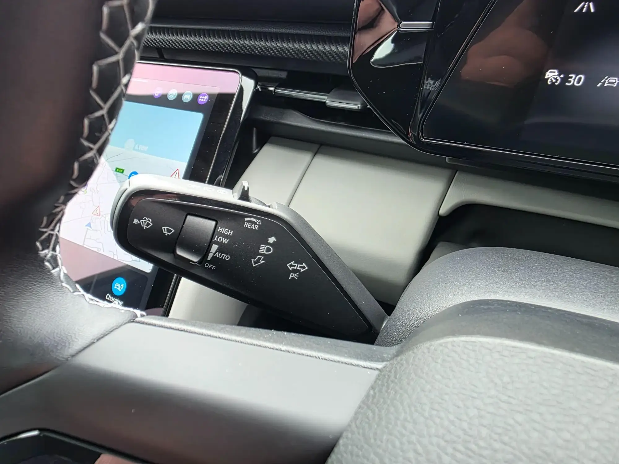 Ford Explorer Image 22