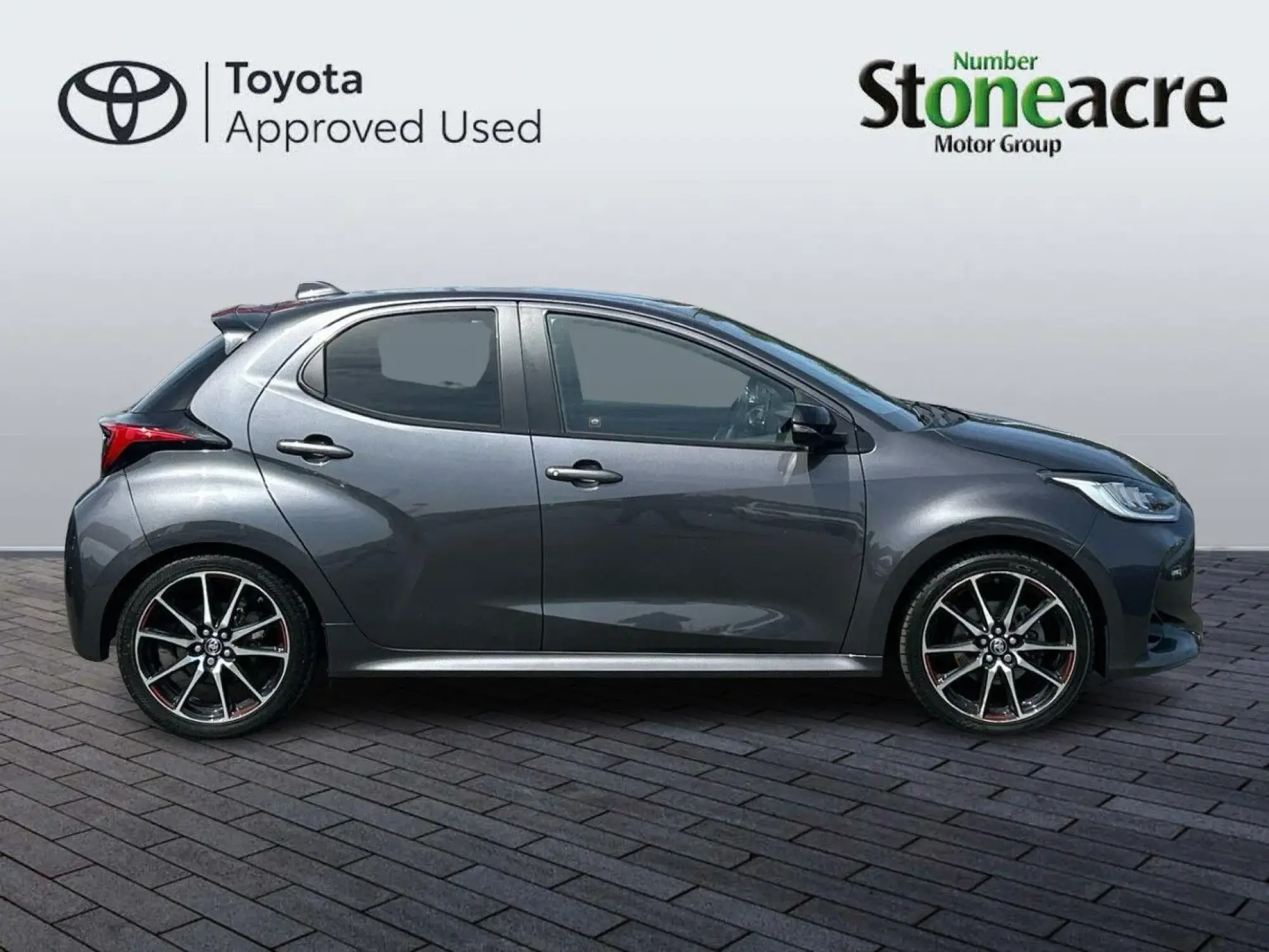 Toyota Yaris Image 2