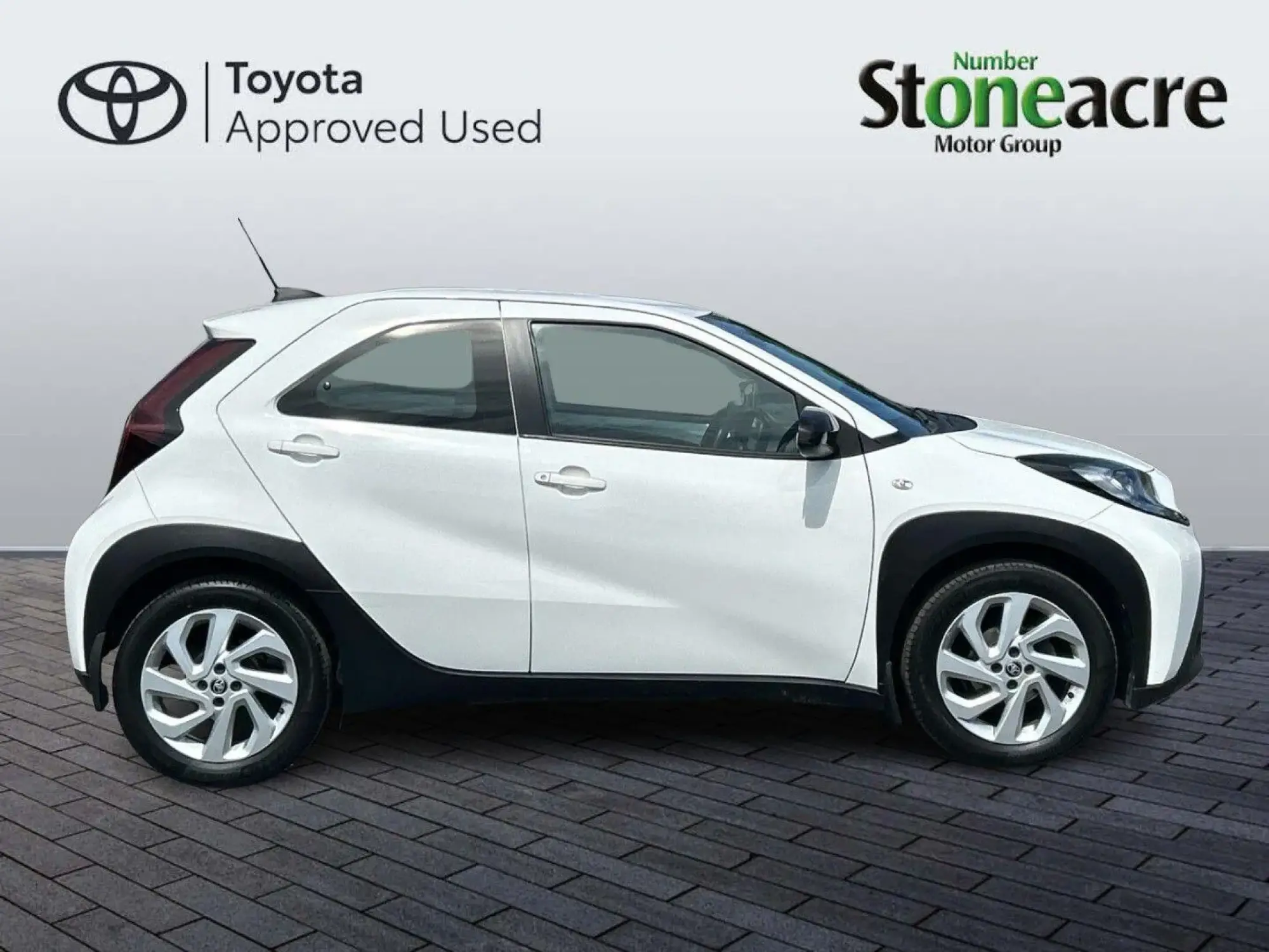 Toyota Aygo X 1.0 VVT-i Pure 5dr Auto BD22XYE Image 2