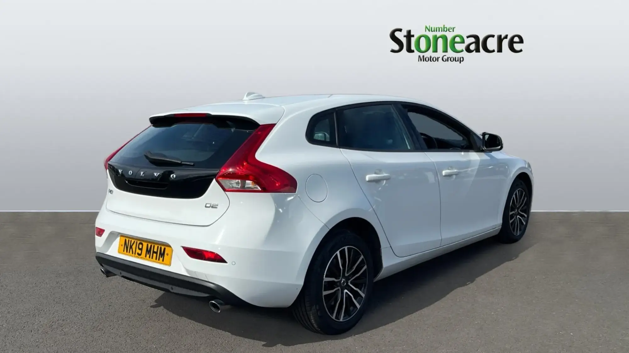 Volvo V40 Image 2
