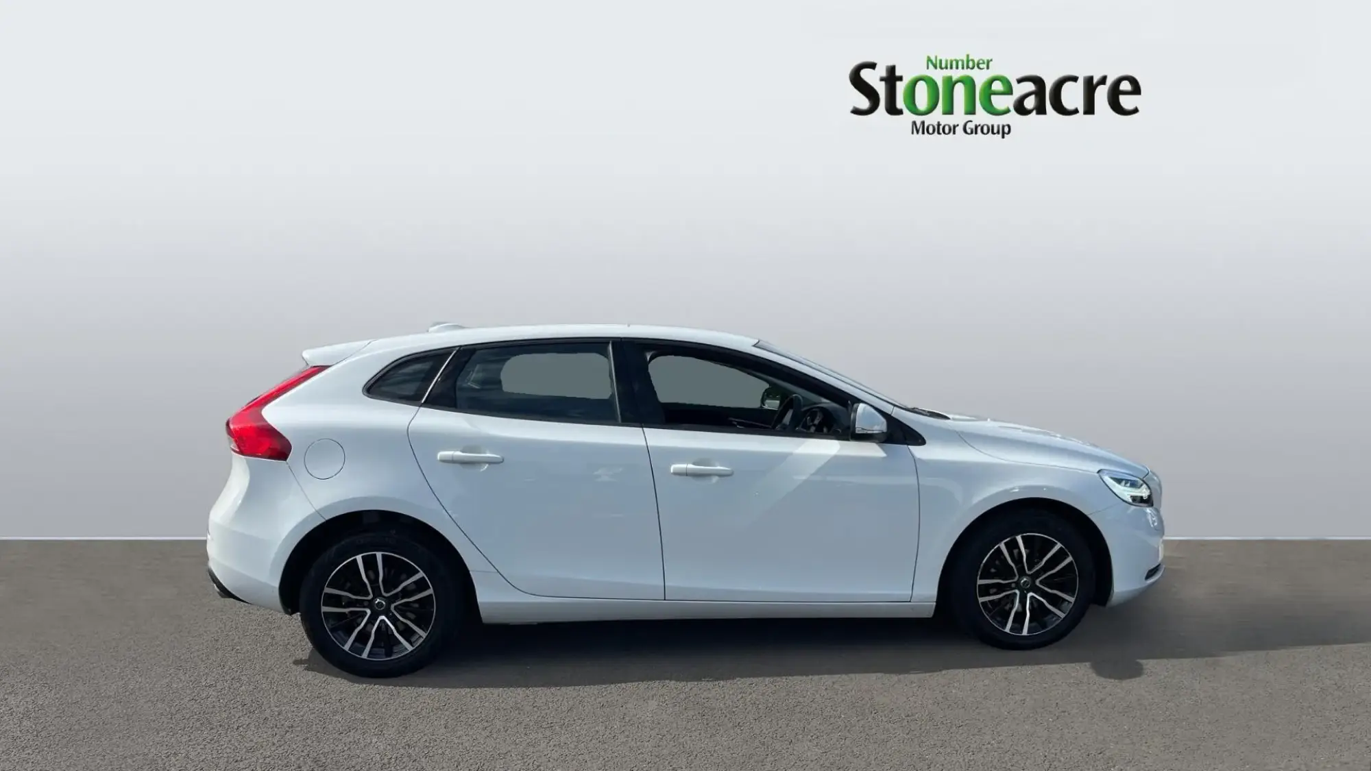 Volvo V40 Image 3