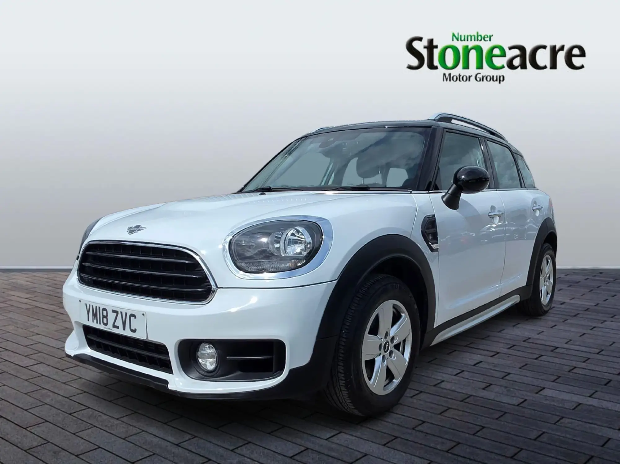 MINI Countryman 1.5 Cooper Steptronic Euro 6 (s/s) 5dr YM18ZVC Image 3