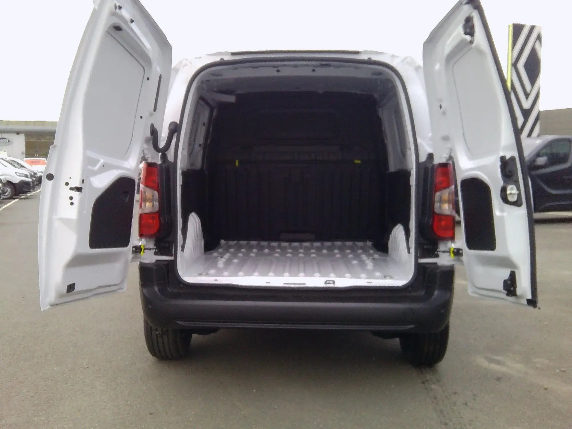 Fiat Doblo Panel Van Image 7
