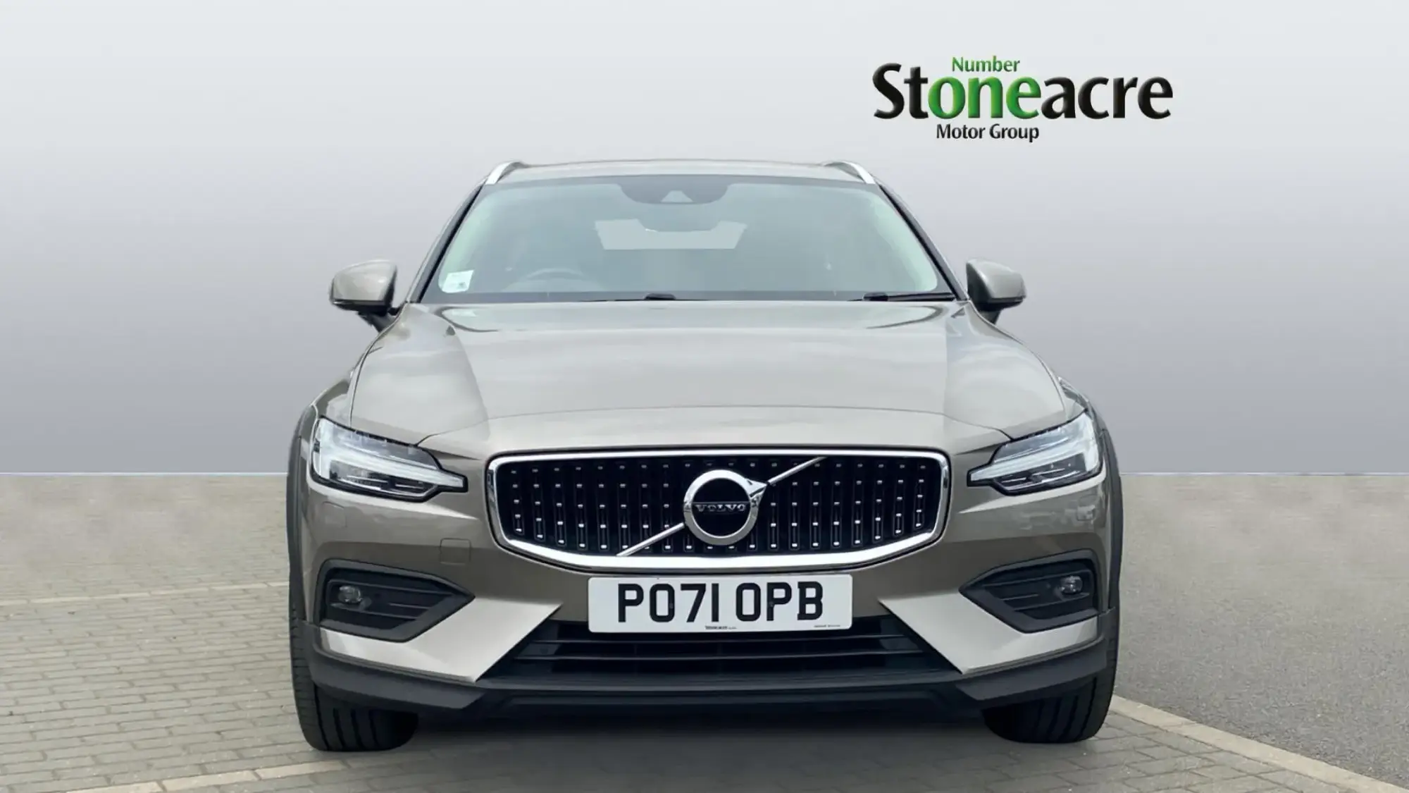 Volvo V60 Cross Country Image 2