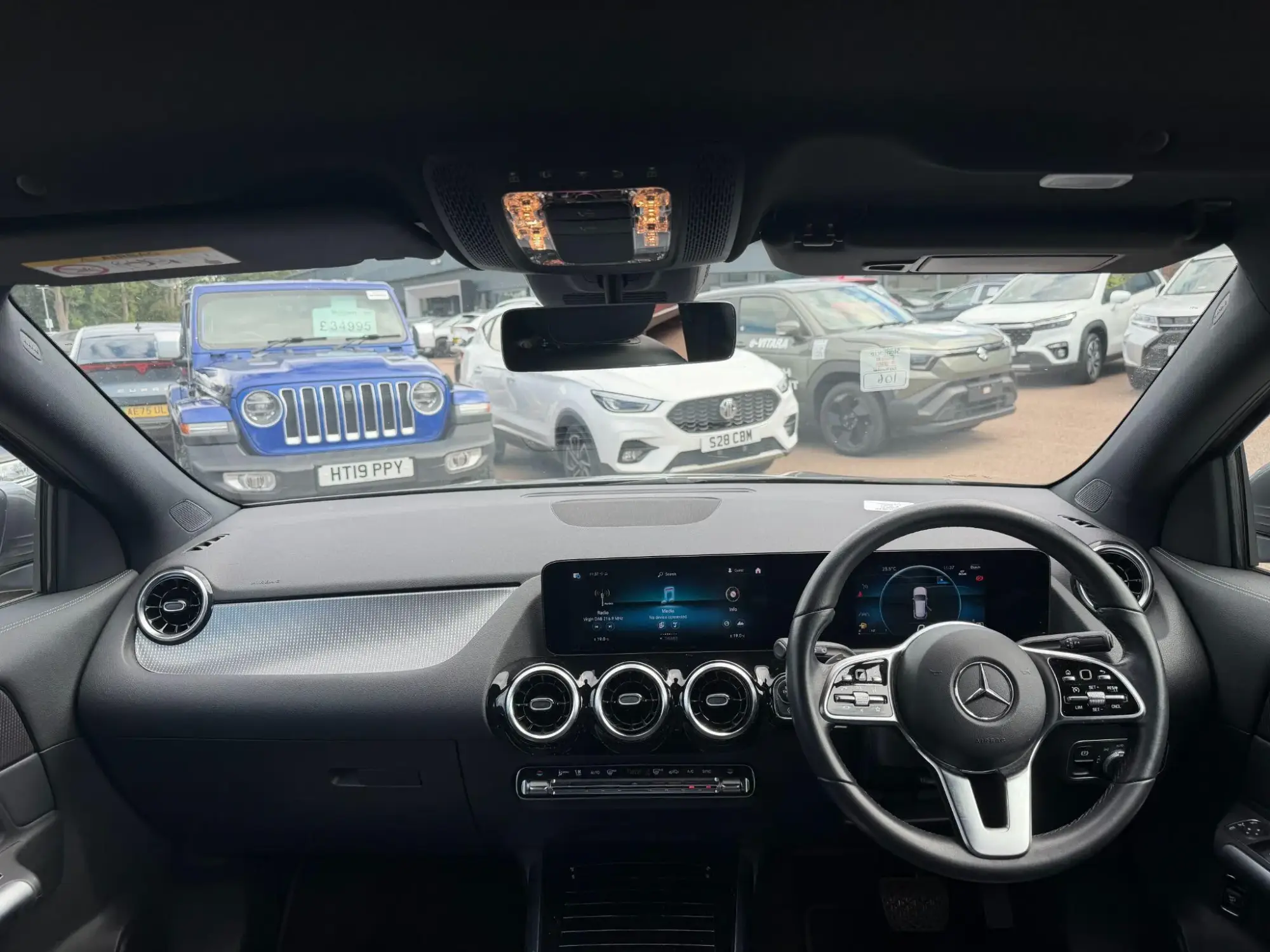 Mercedes-Benz GLA Image 21 Mercedes-Benz GLA Image 21