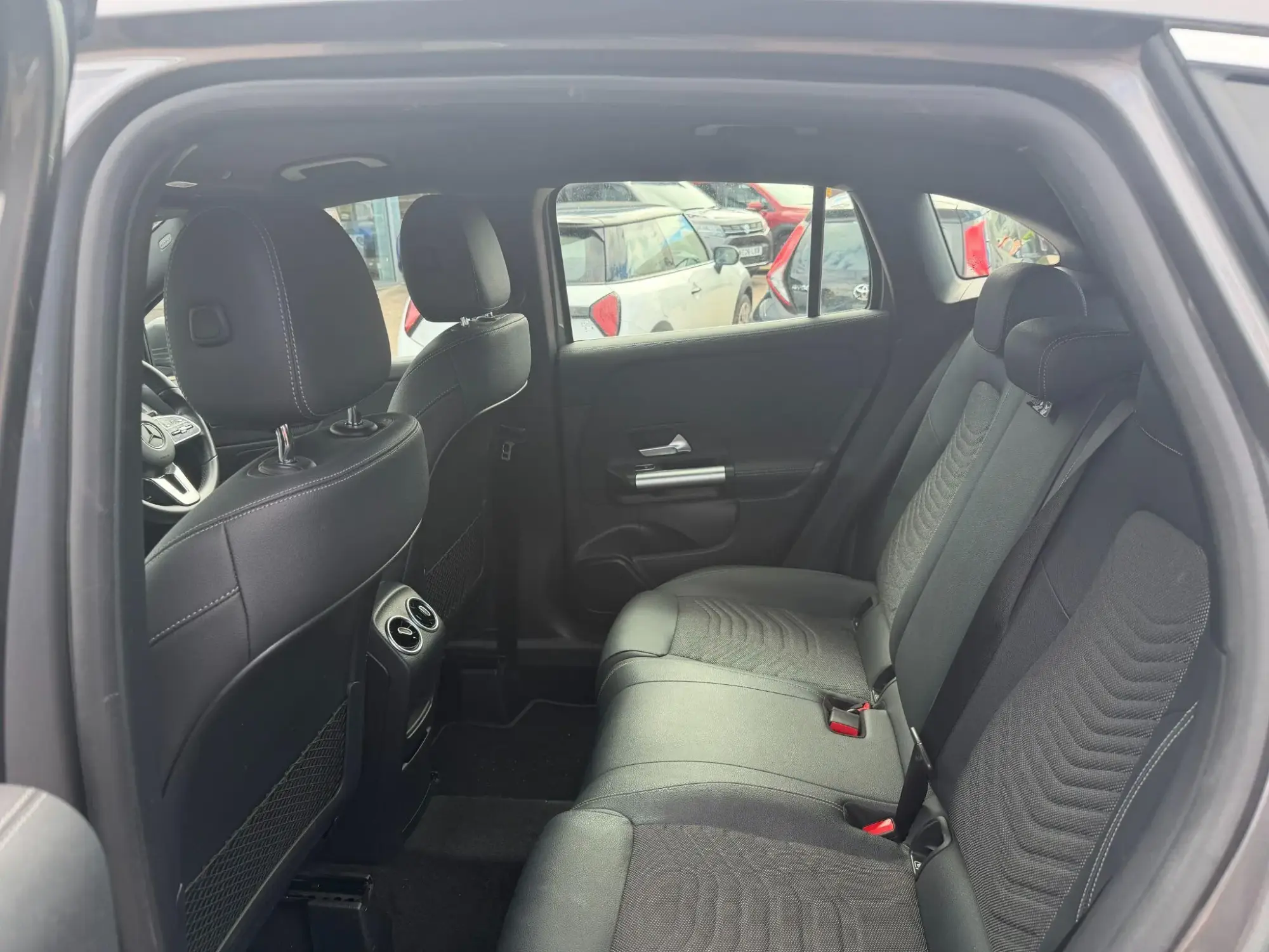 Mercedes-Benz GLA Image 24 Mercedes-Benz GLA Image 24
