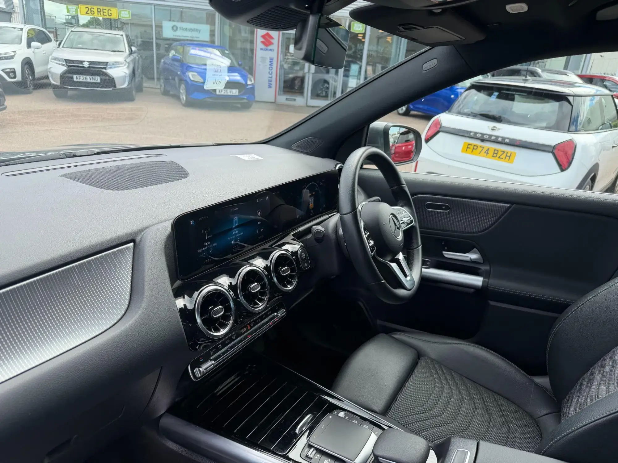 Mercedes-Benz GLA Image 27 Mercedes-Benz GLA Image 27