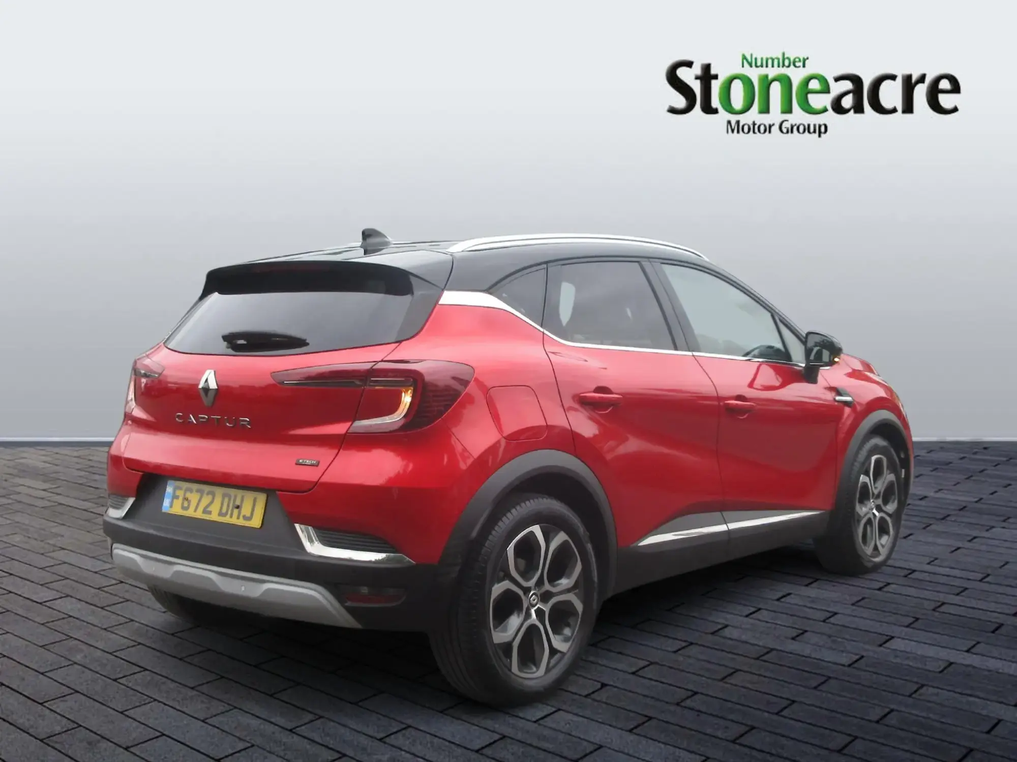 Renault Captur E-Tech 1.6 E-Tech full hybrid 145 Techno 5dr Auto FG72DHJ Image 3