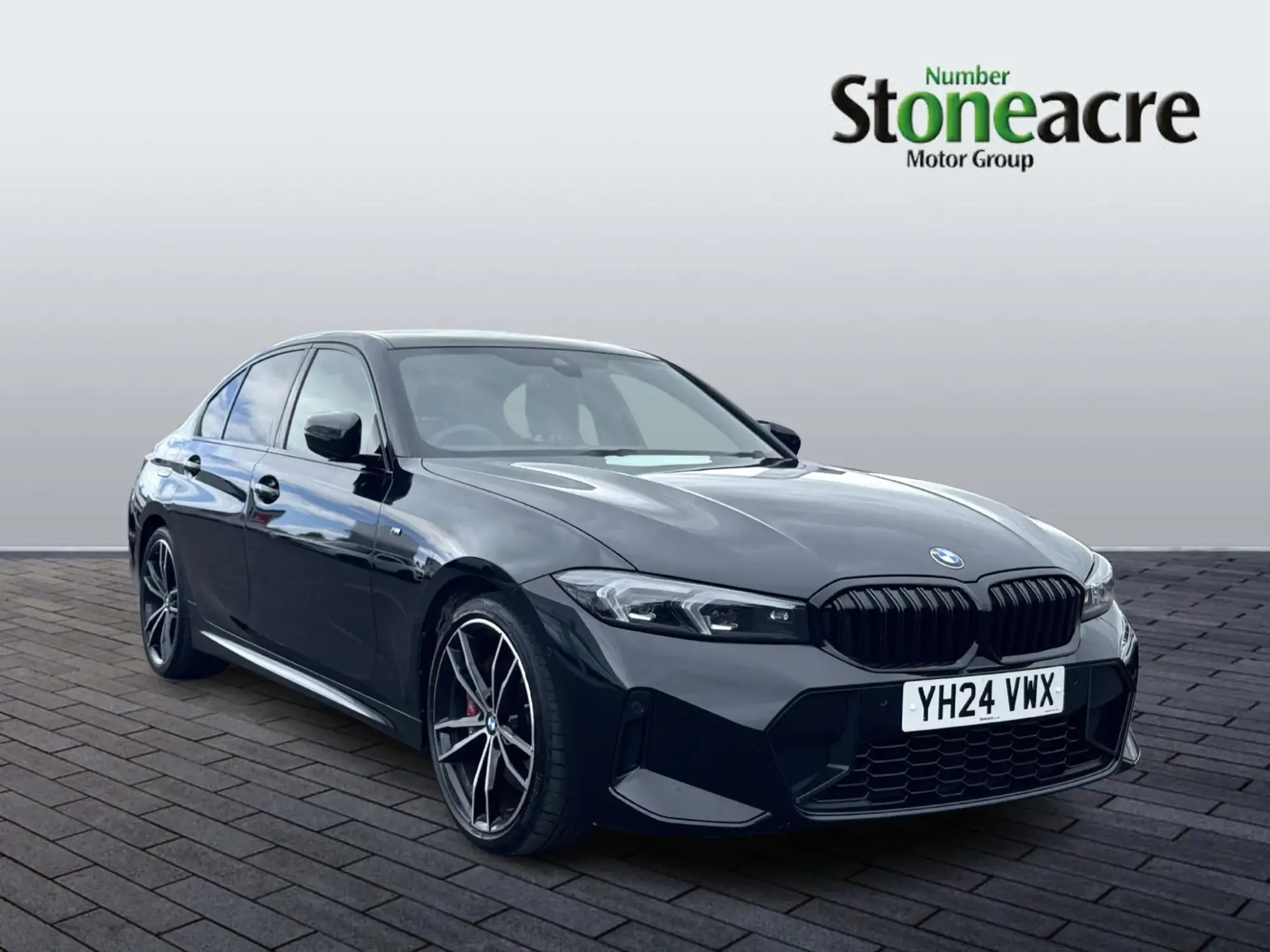 BMW 3 Series 2.0 320i M Sport Auto Euro 6 (s/s) 4dr YH24VWX Image 1