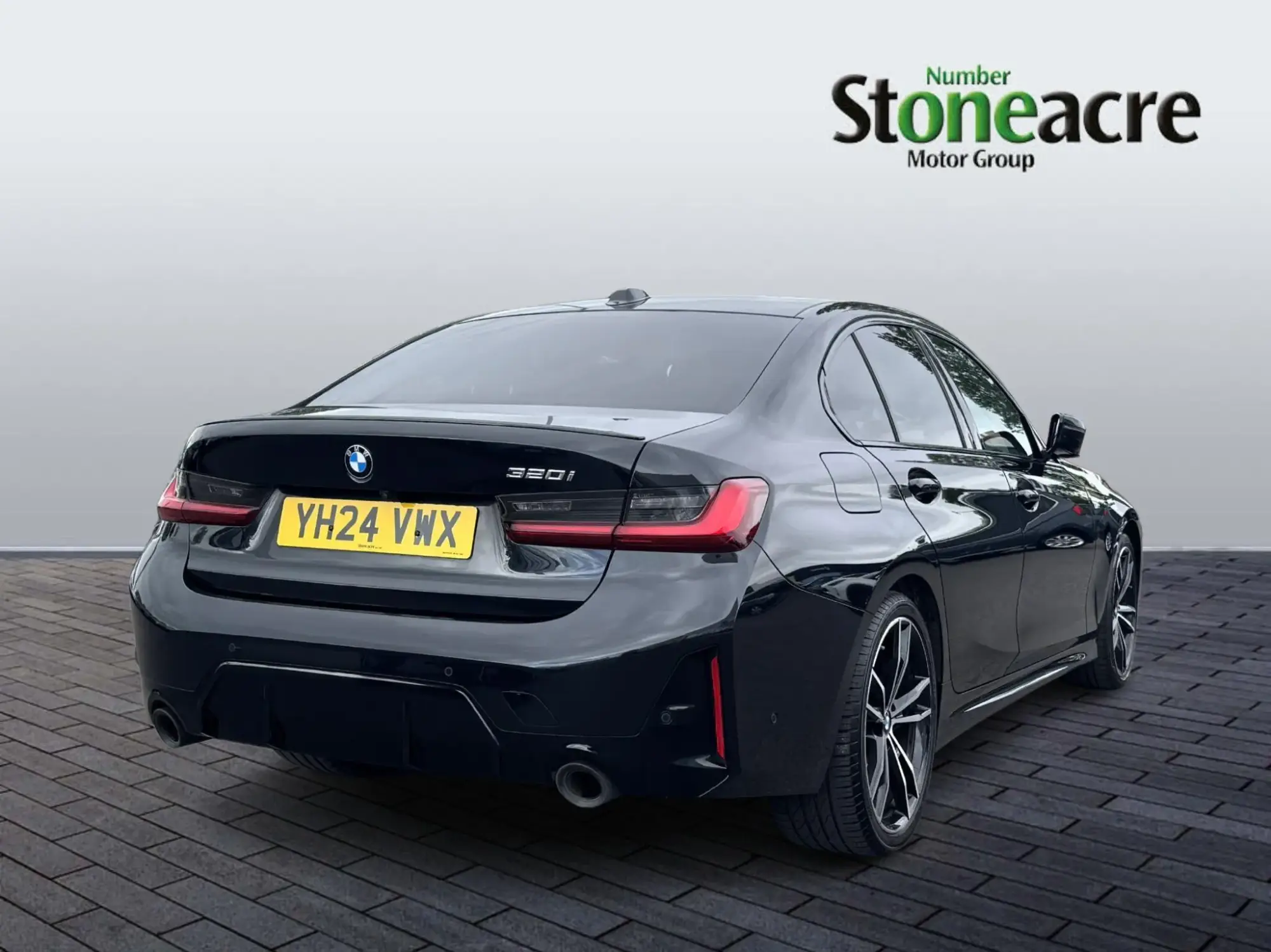 BMW 3 Series 2.0 320i M Sport Auto Euro 6 (s/s) 4dr YH24VWX Image 3