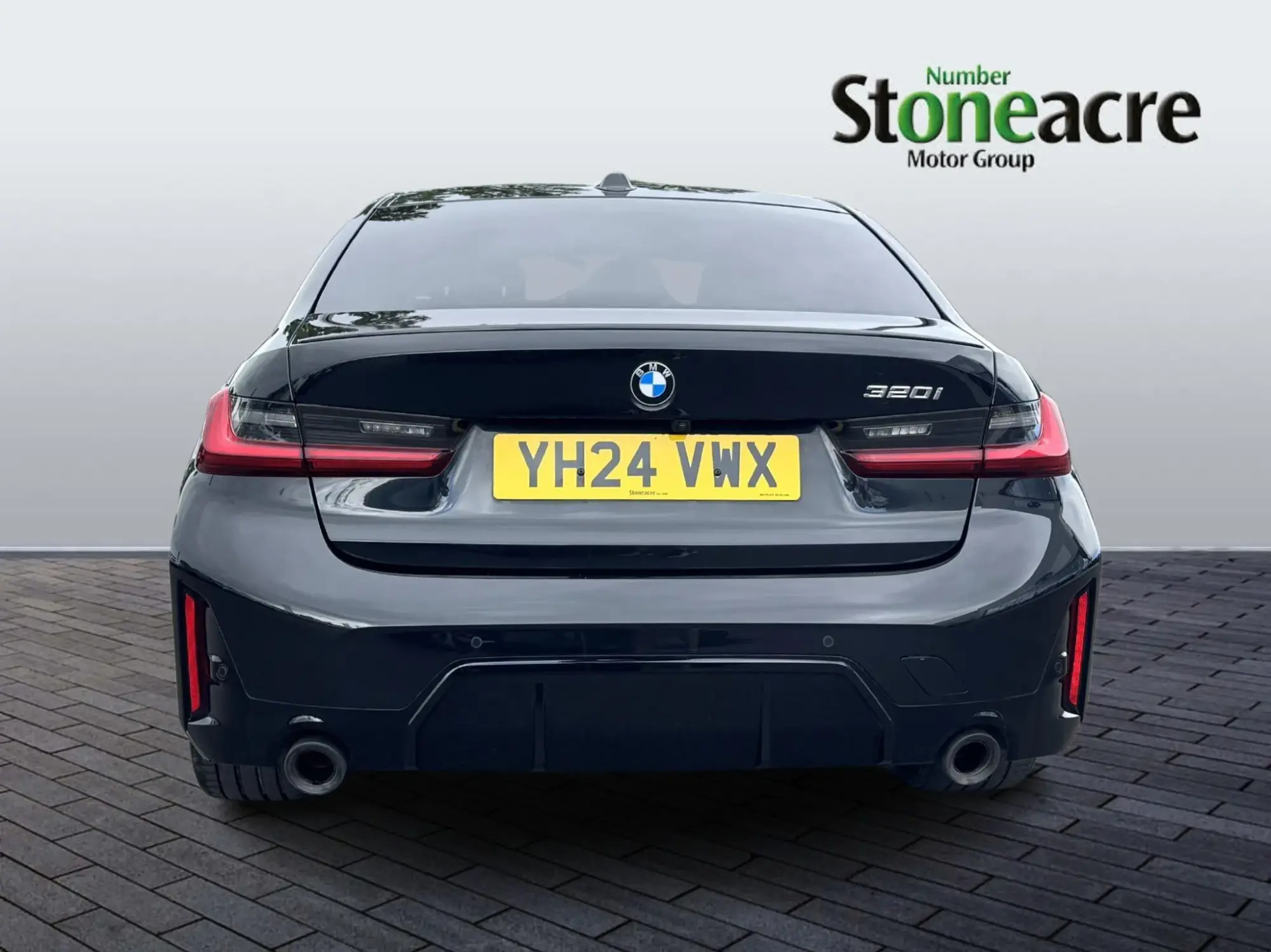 BMW 3 Series Image 4 BMW 3 Series Image 4