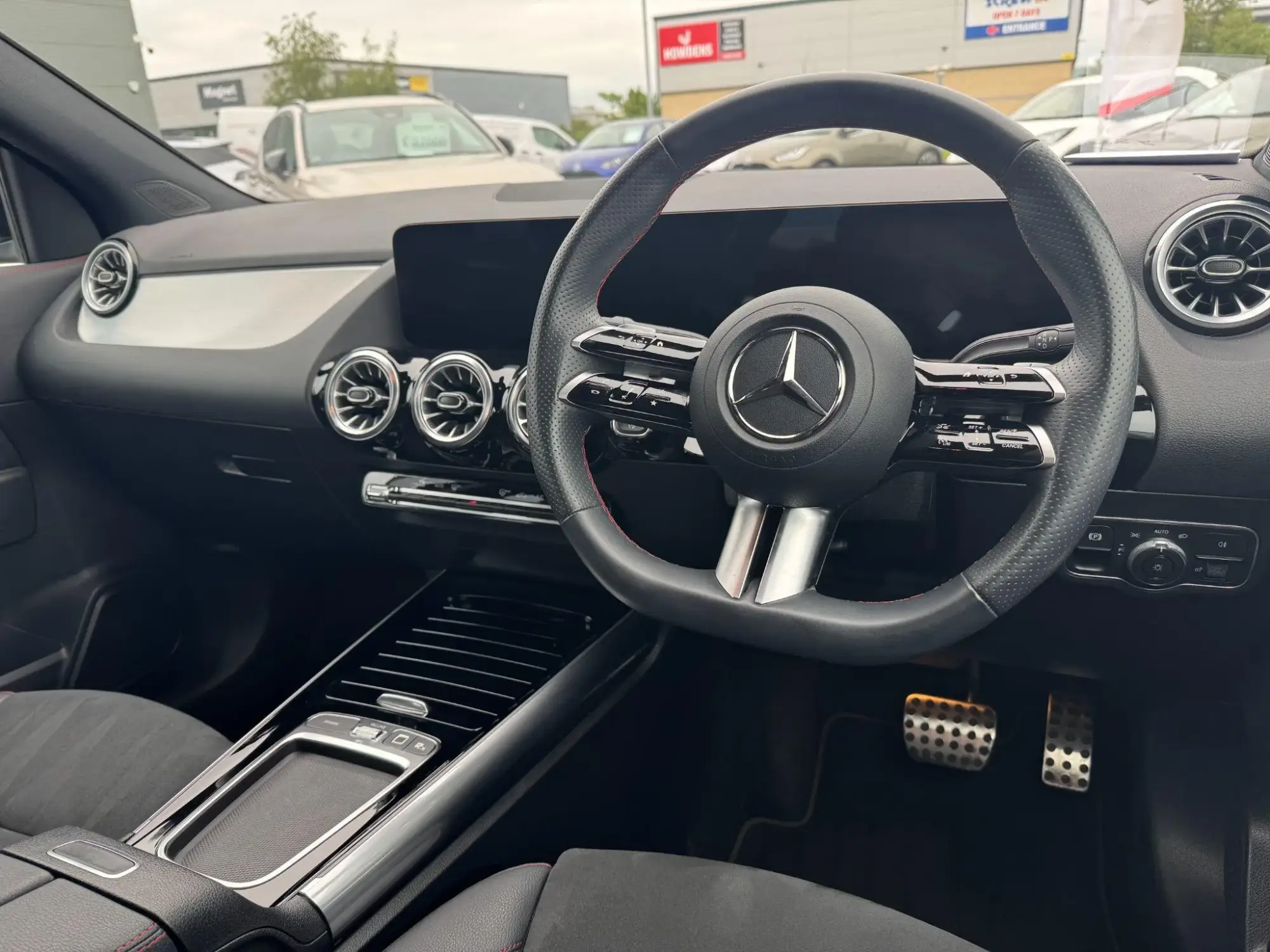 Mercedes-Benz GLA Image 16 Mercedes-Benz GLA Image 16