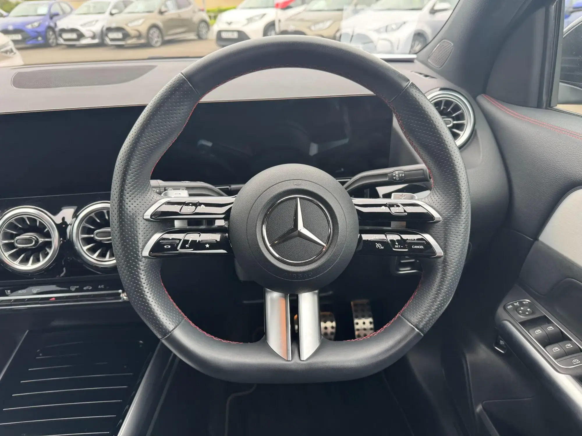 Mercedes-Benz GLA Image 17 Mercedes-Benz GLA Image 17