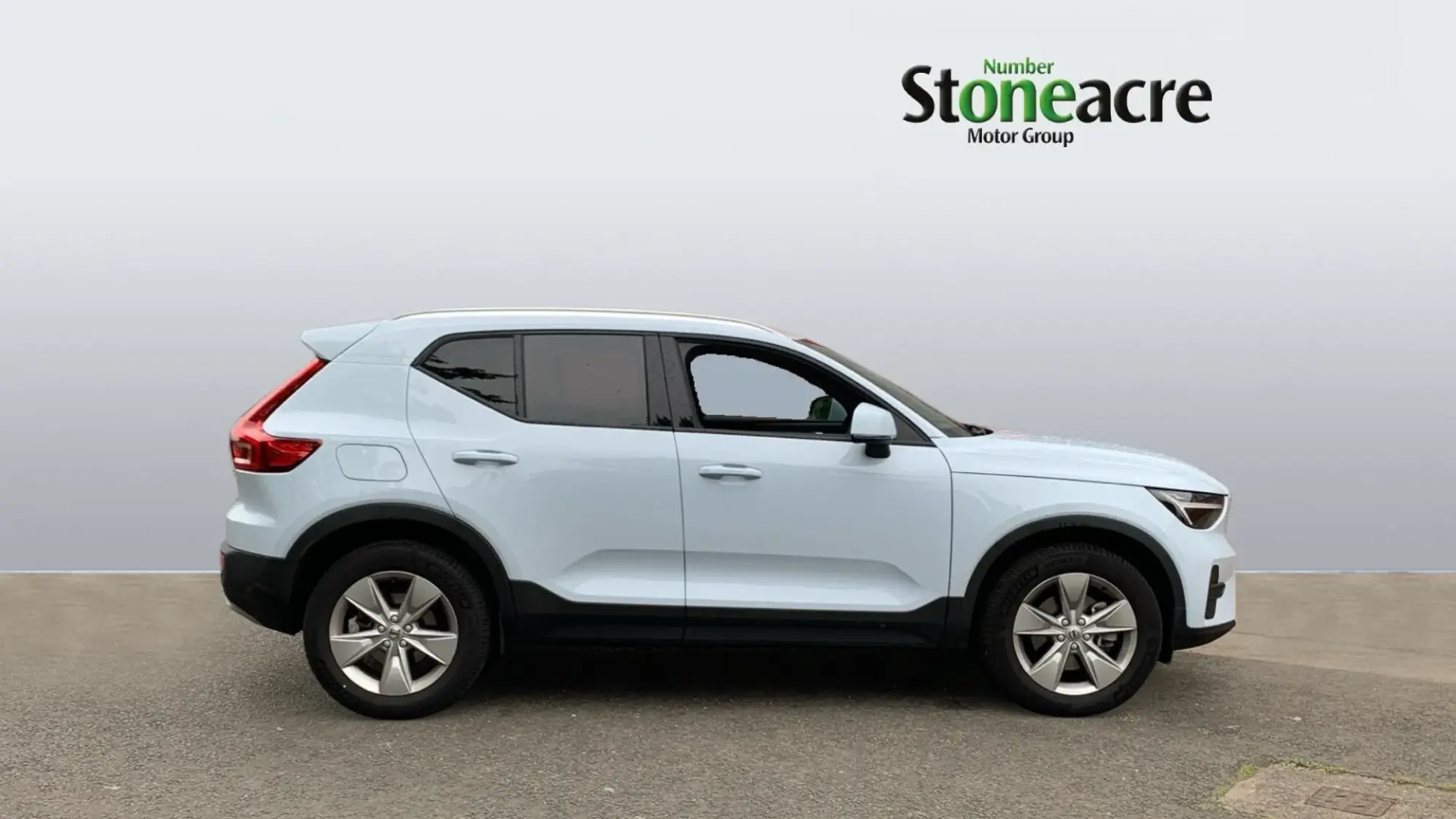 Volvo XC40 Core B3 (163 hp) Auto NL75VFE Image 3