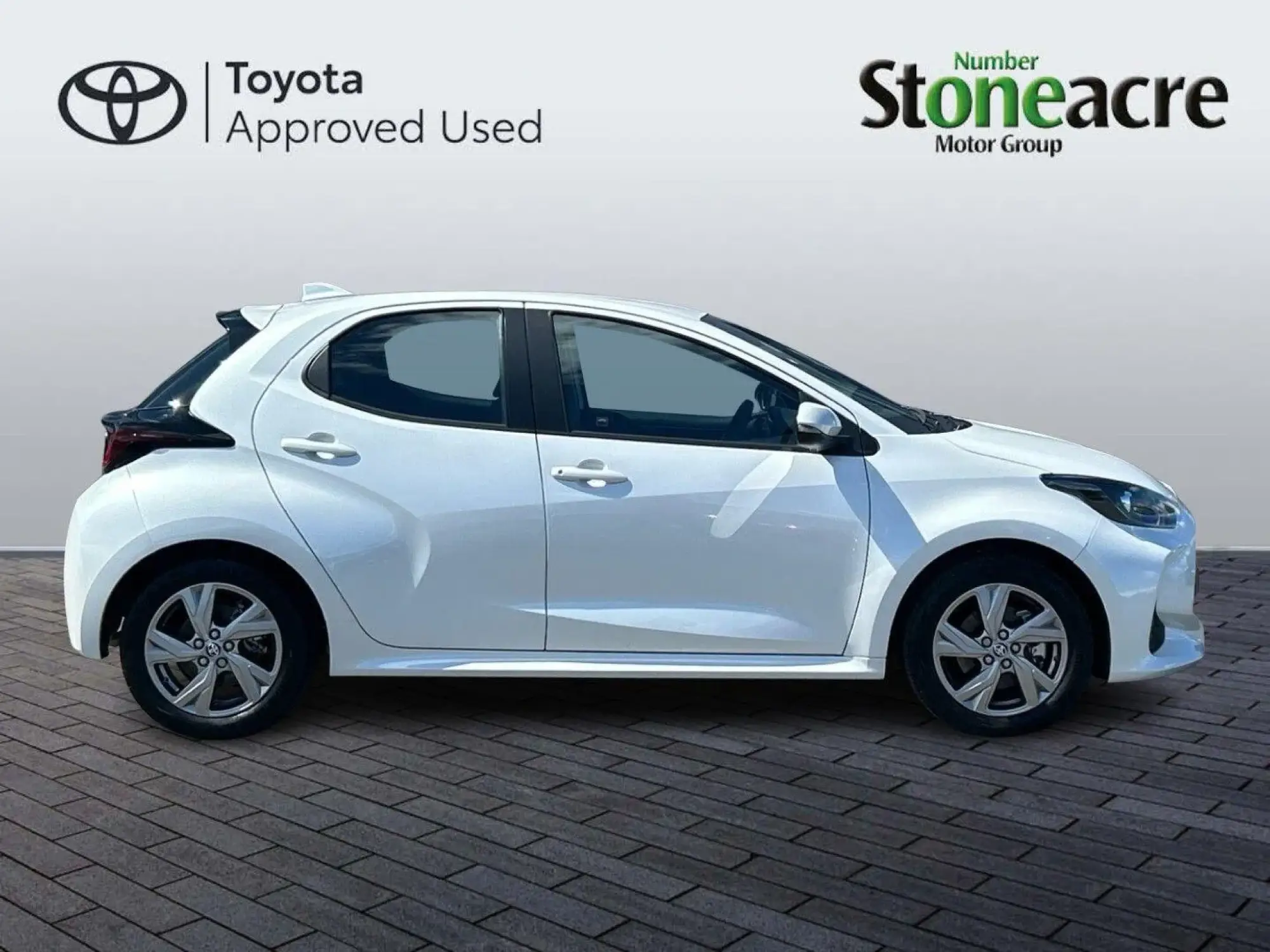 Toyota Yaris Image 2