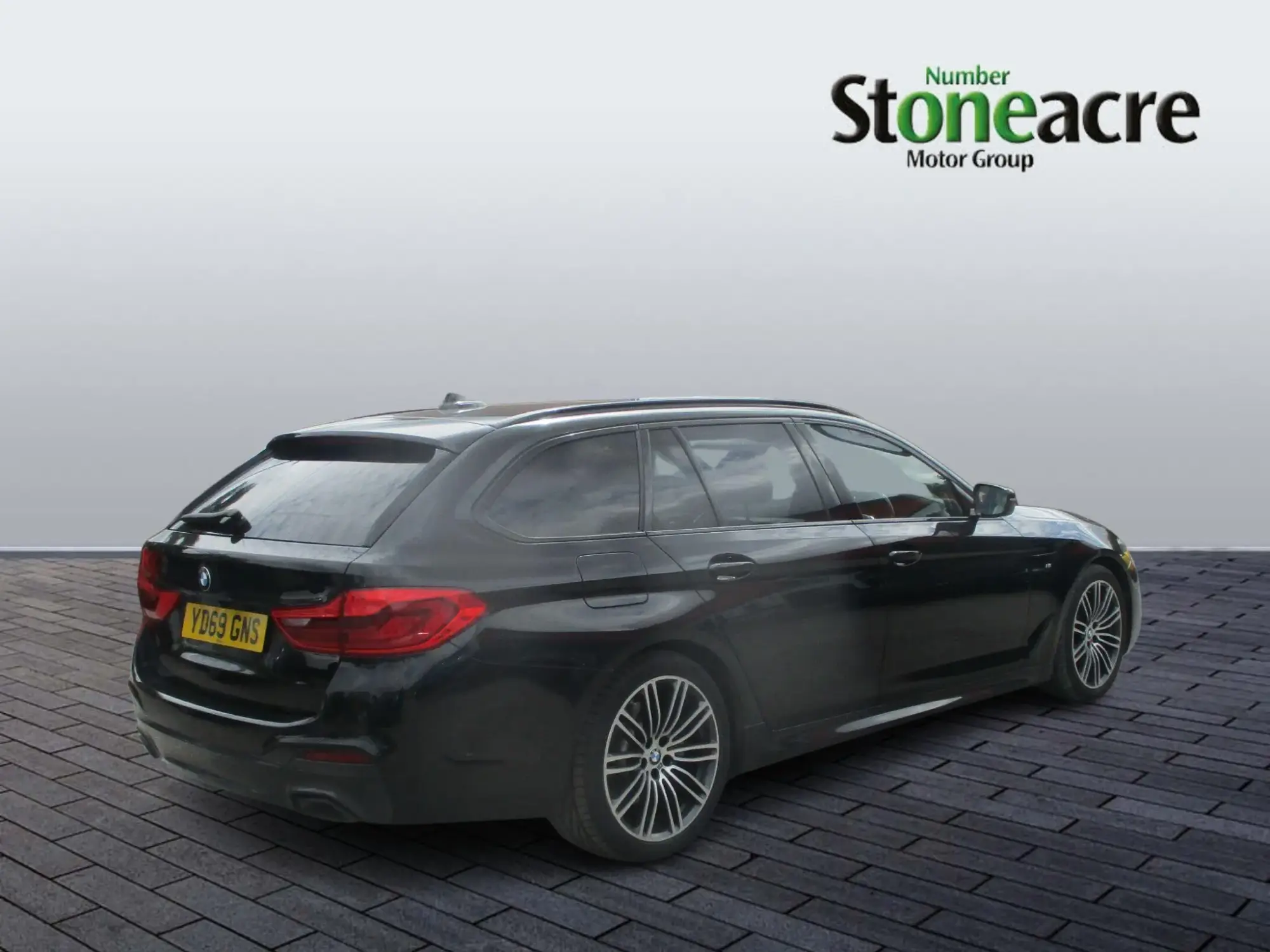 BMW 5 Series 2.0 520d MHT M Sport Touring Auto Euro 6 (s/s) 5dr YD69GNS Image 3