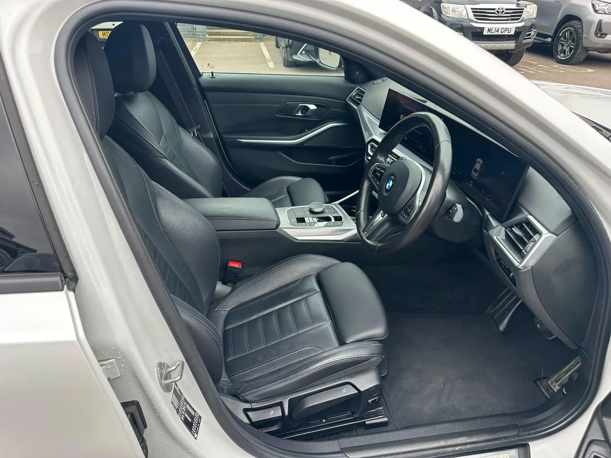 BMW 3 Series Image 13