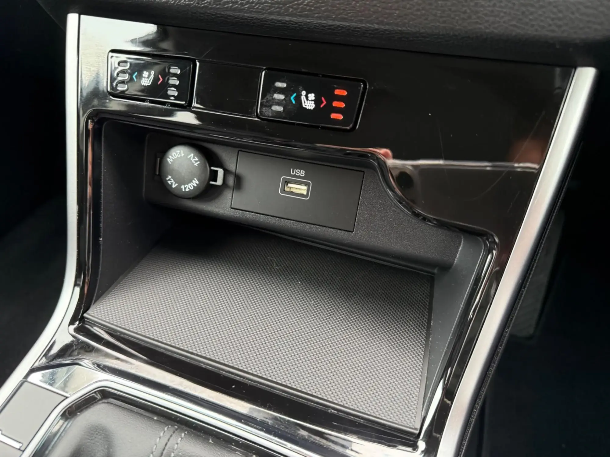 KGM Korando Image 31