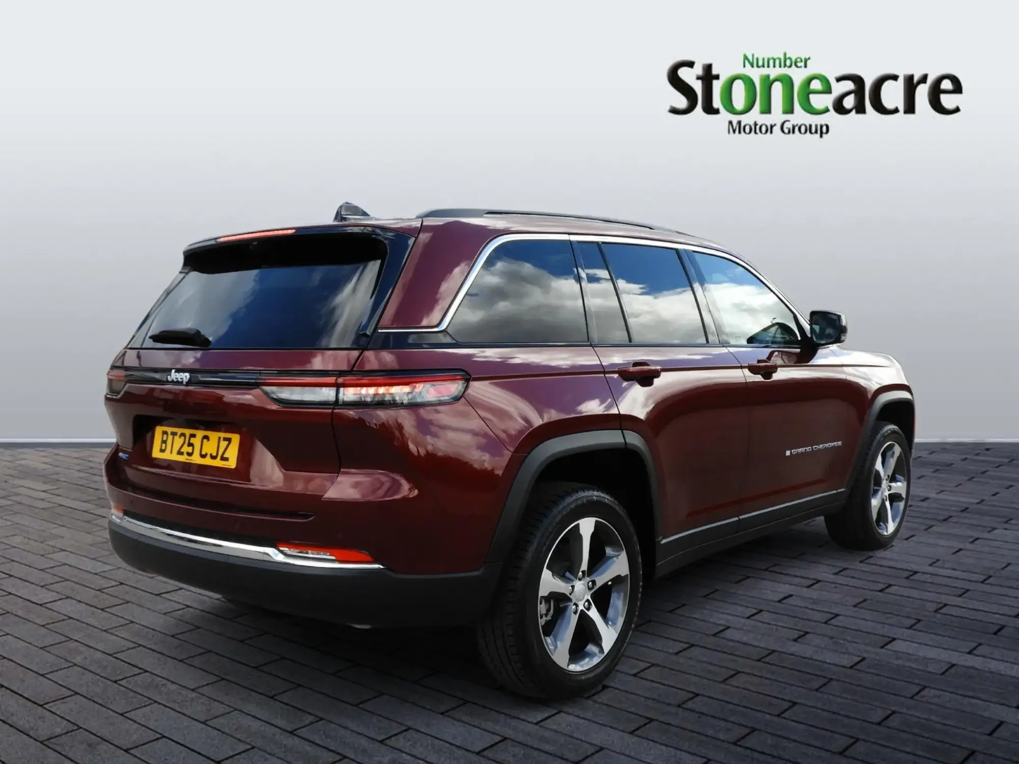 Jeep Grand Cherokee 2.0 17.3kWh Limited Auto 4xe Euro 6 (s/s) 5dr BT25CJZ Image 3