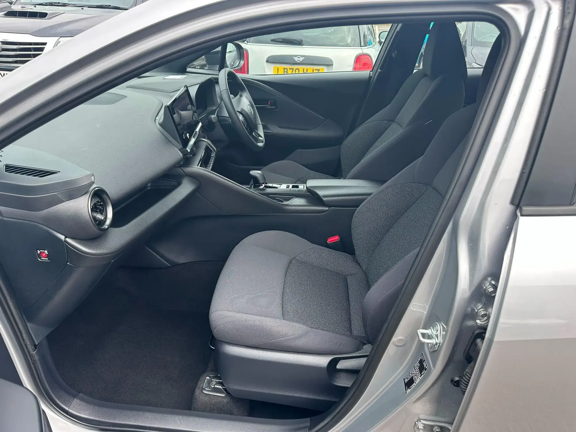 Toyota C-HR Self-Charging Hybrid Image 9