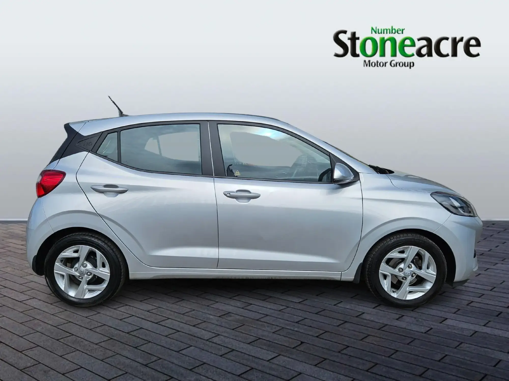 Hyundai i10 Image 2
