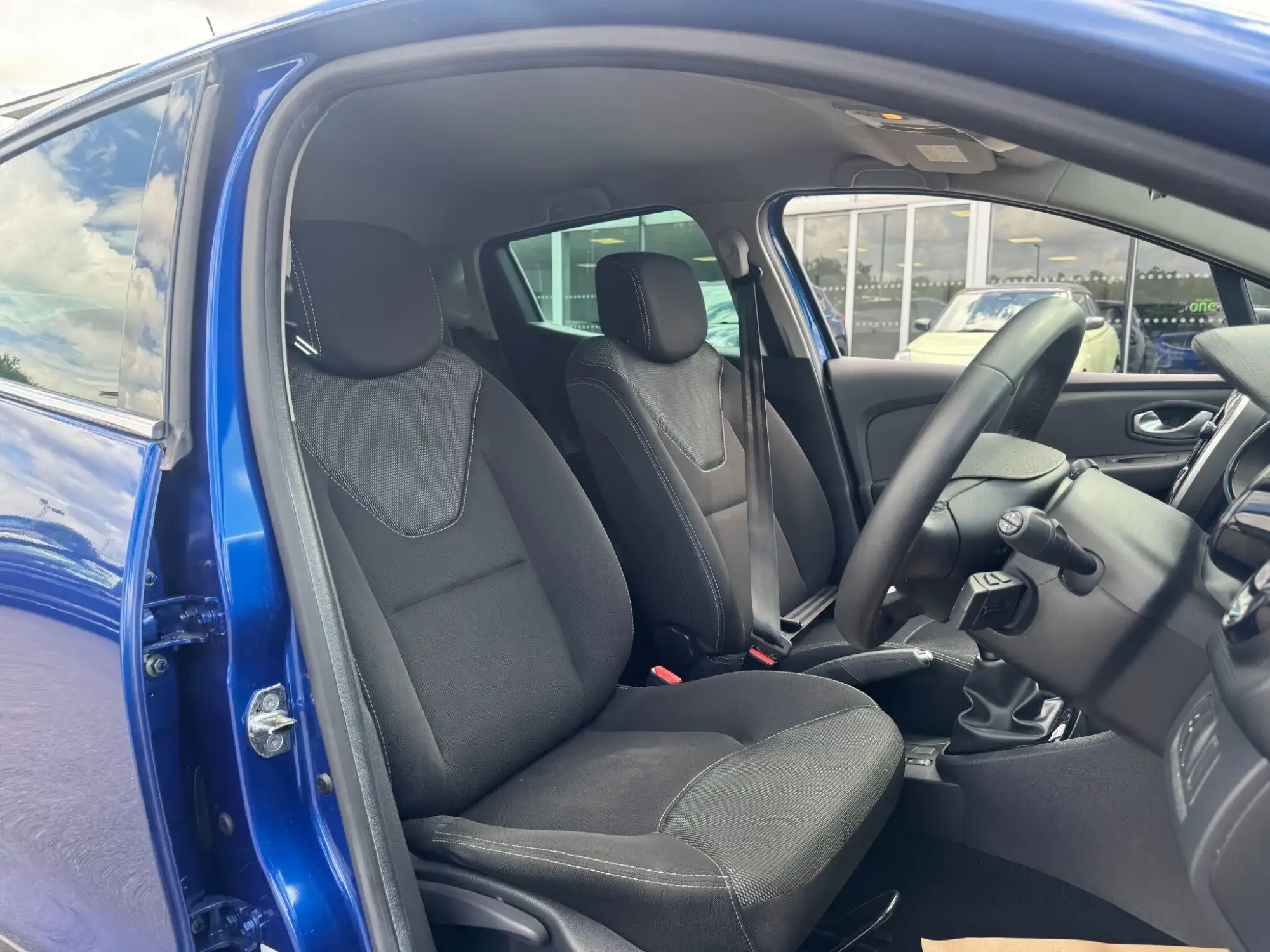 Renault Clio Image 11