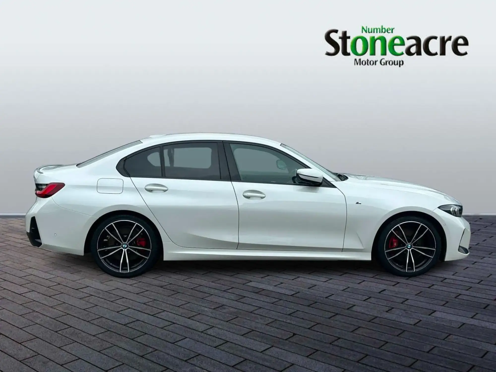 BMW 3 Series Image 18