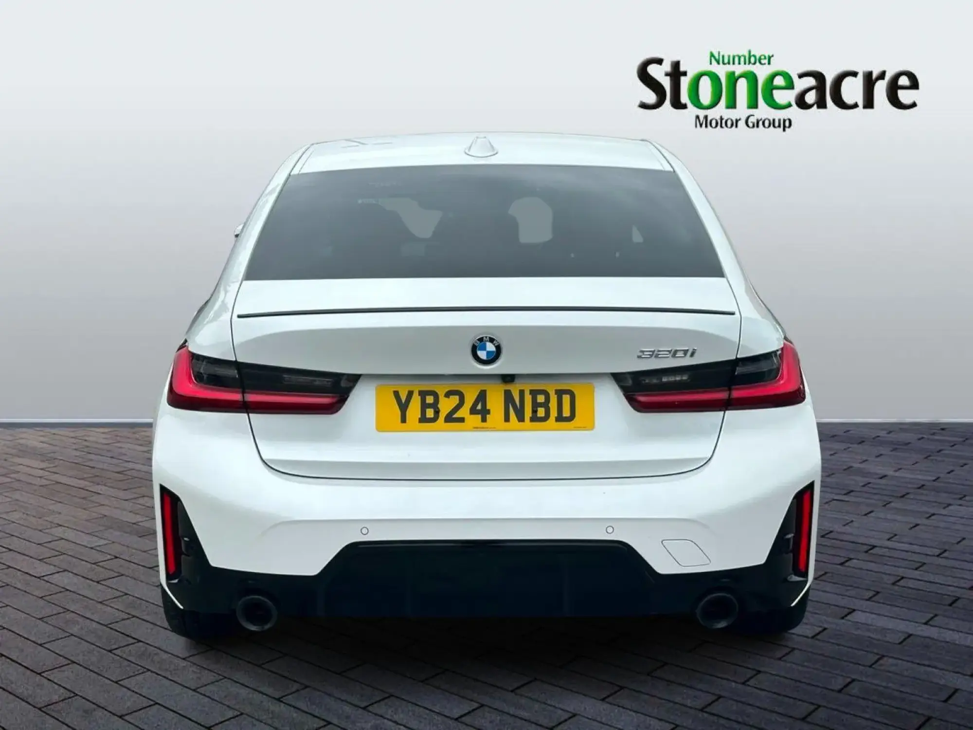 BMW 3 Series Image 21
