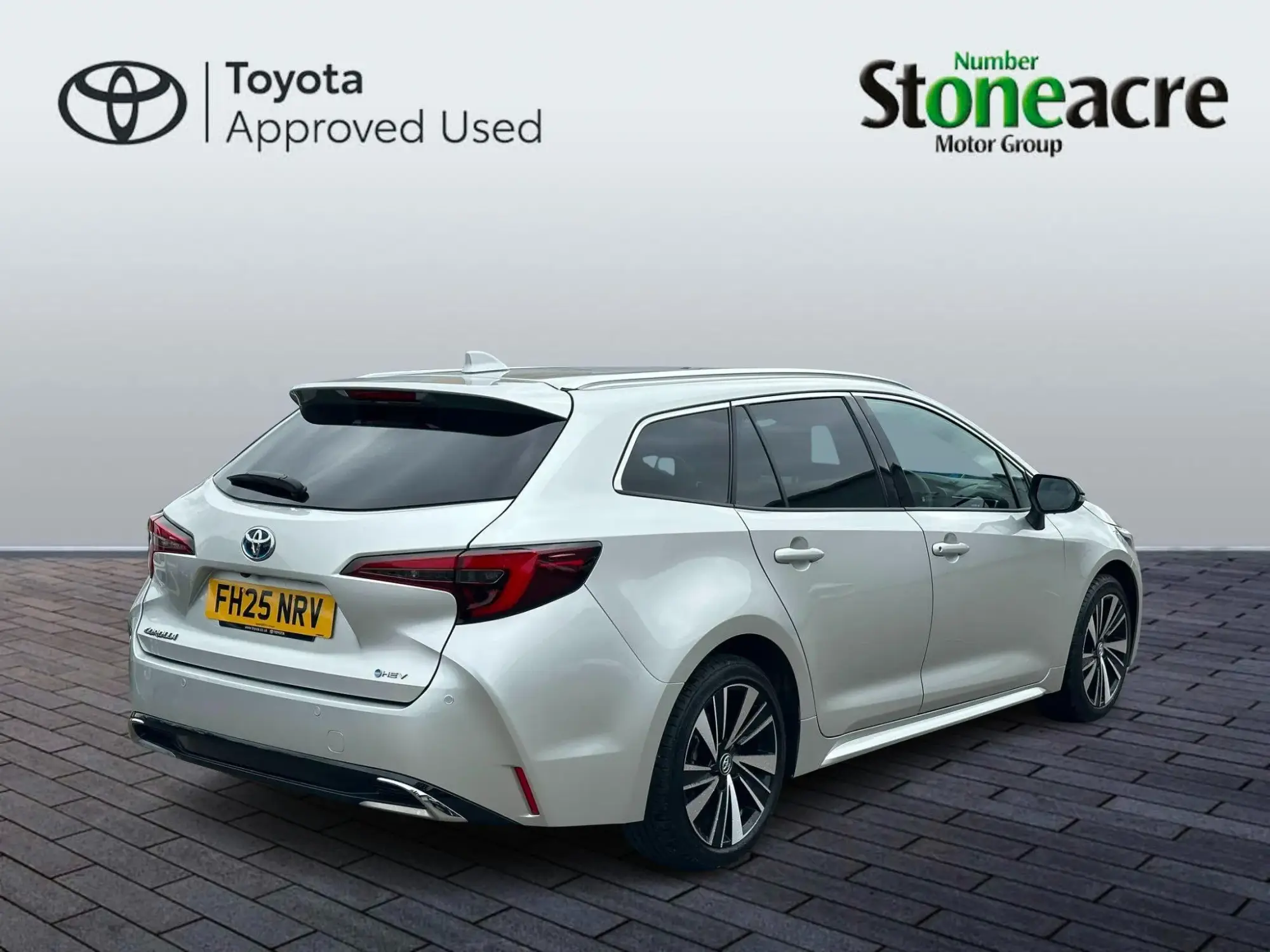 Toyota Corolla Touring Sports 1.8 VVT-h Design Touring Sports CVT Euro 6 (s/s) 5dr FH25NRV Image 2