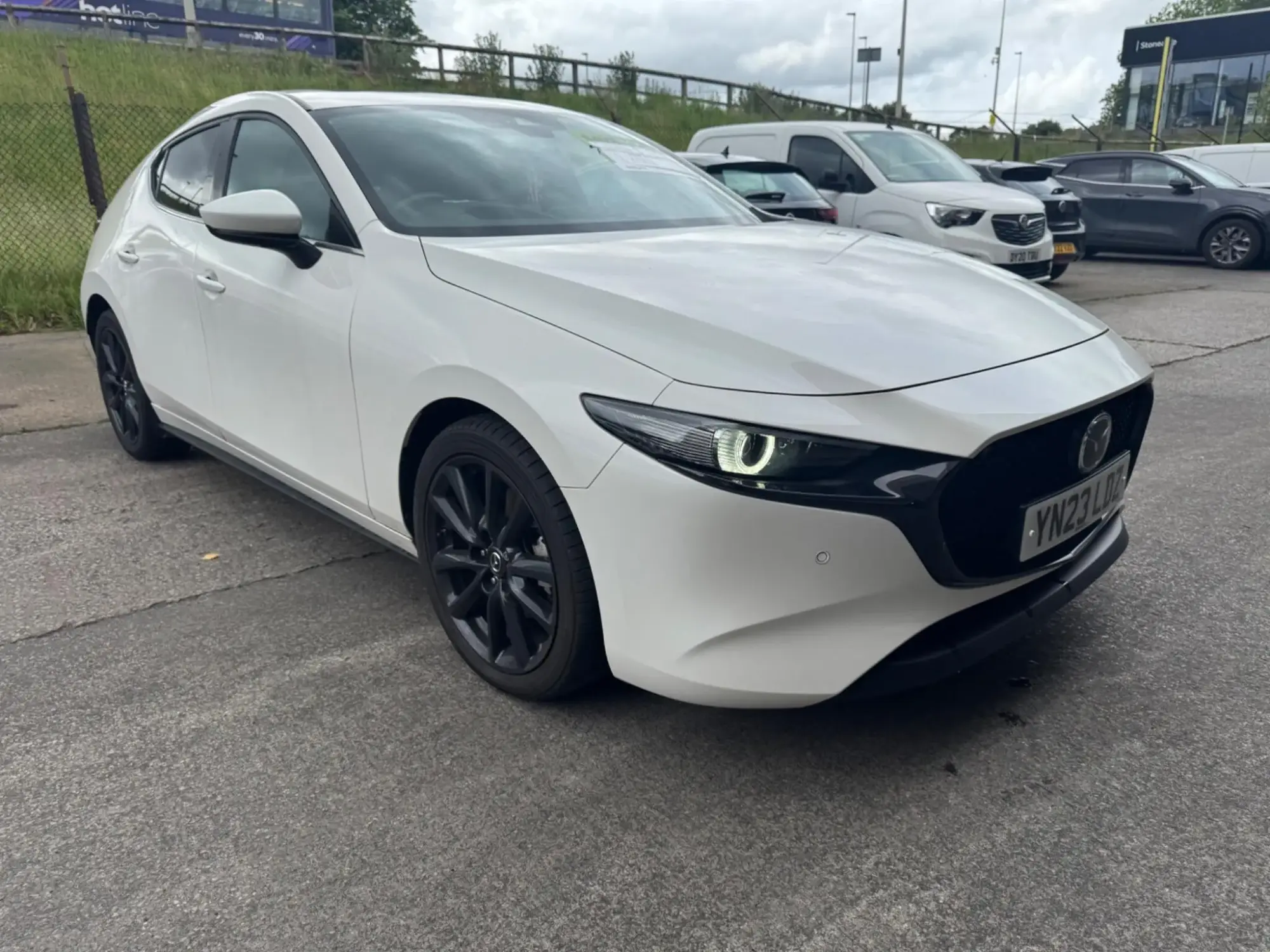 Mazda 3 2.0 e-SKYACTIV-X MHEV Sport Lux Euro 6 (s/s) 5dr YN23LDZ Image 1