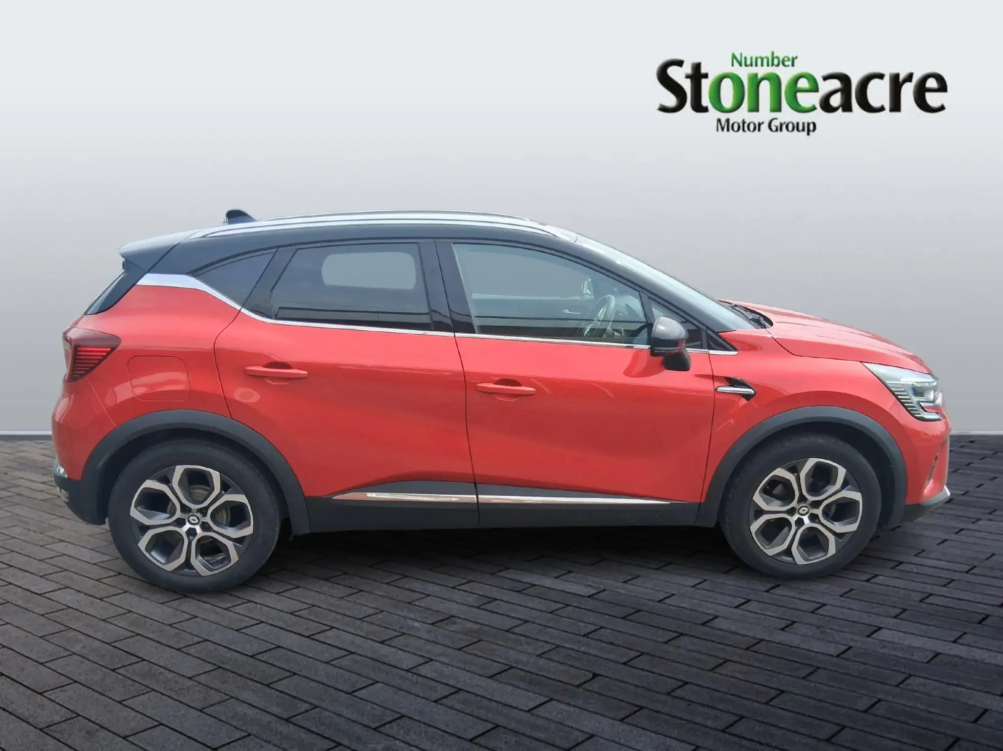 Renault Captur Image 2