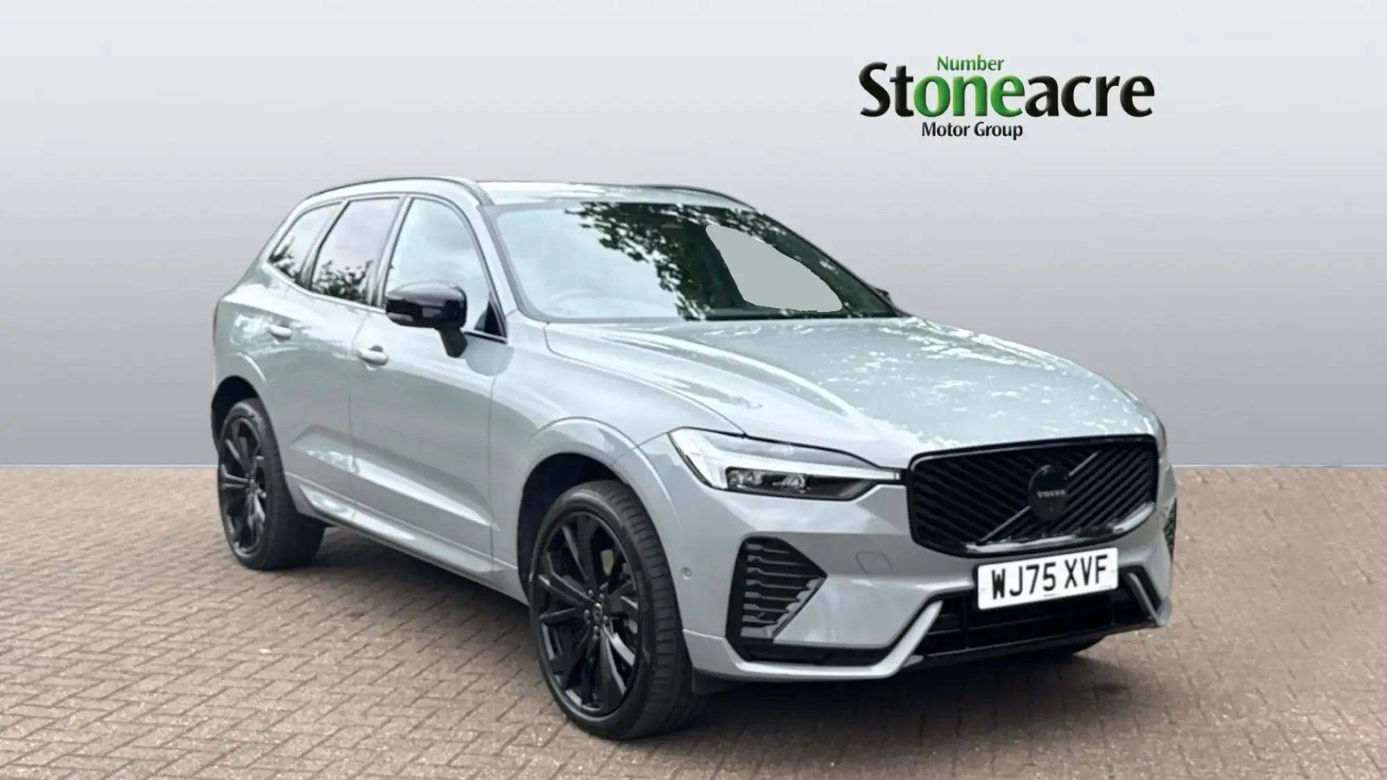 Volvo XC60 2.0 B5 MHEV Plus Black Edition Auto AWD Euro 6 (s/s) 5dr WJ75XVF Image 1