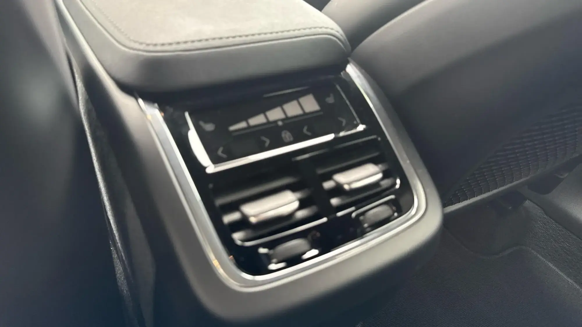 Volvo XC60 Image 28 Volvo XC60 Image 28
