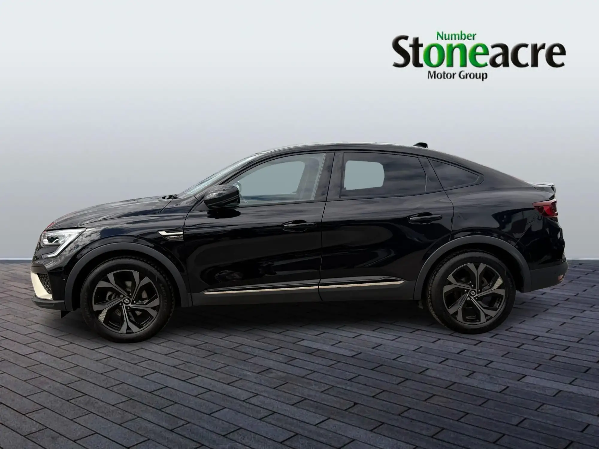 Renault Arkana E-Tech 1.6 E-Tech full hybrid 145 Engineered 5dr Auto AMZ3518 Image 3