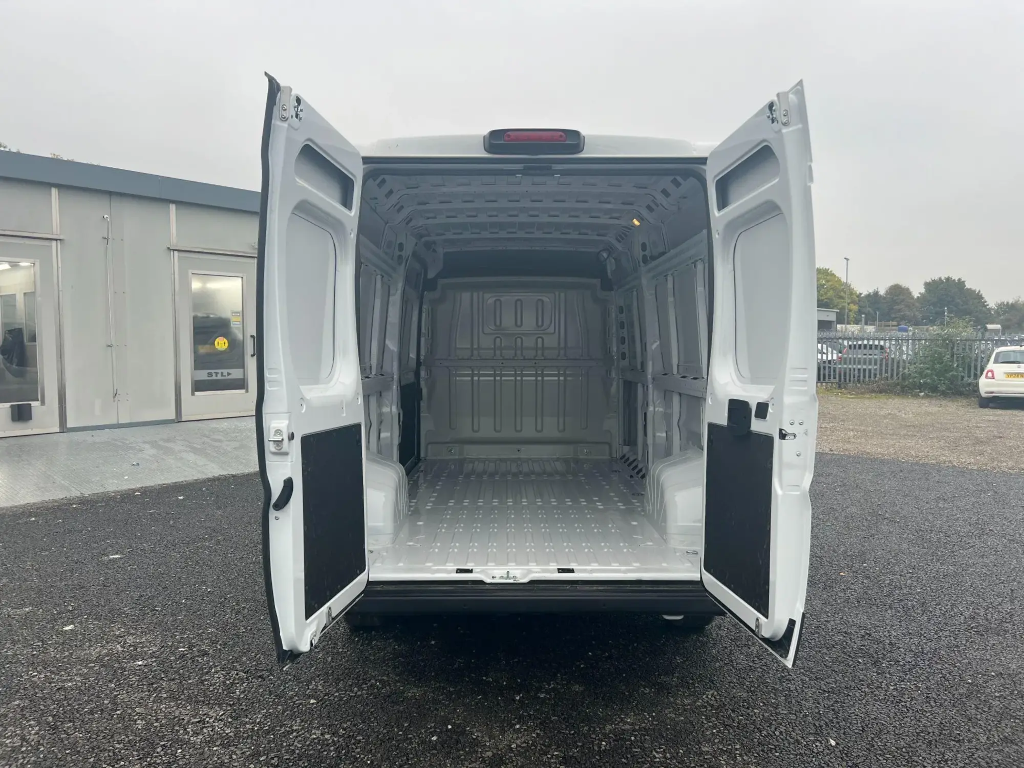Fiat Ducato Panel Van Image 10