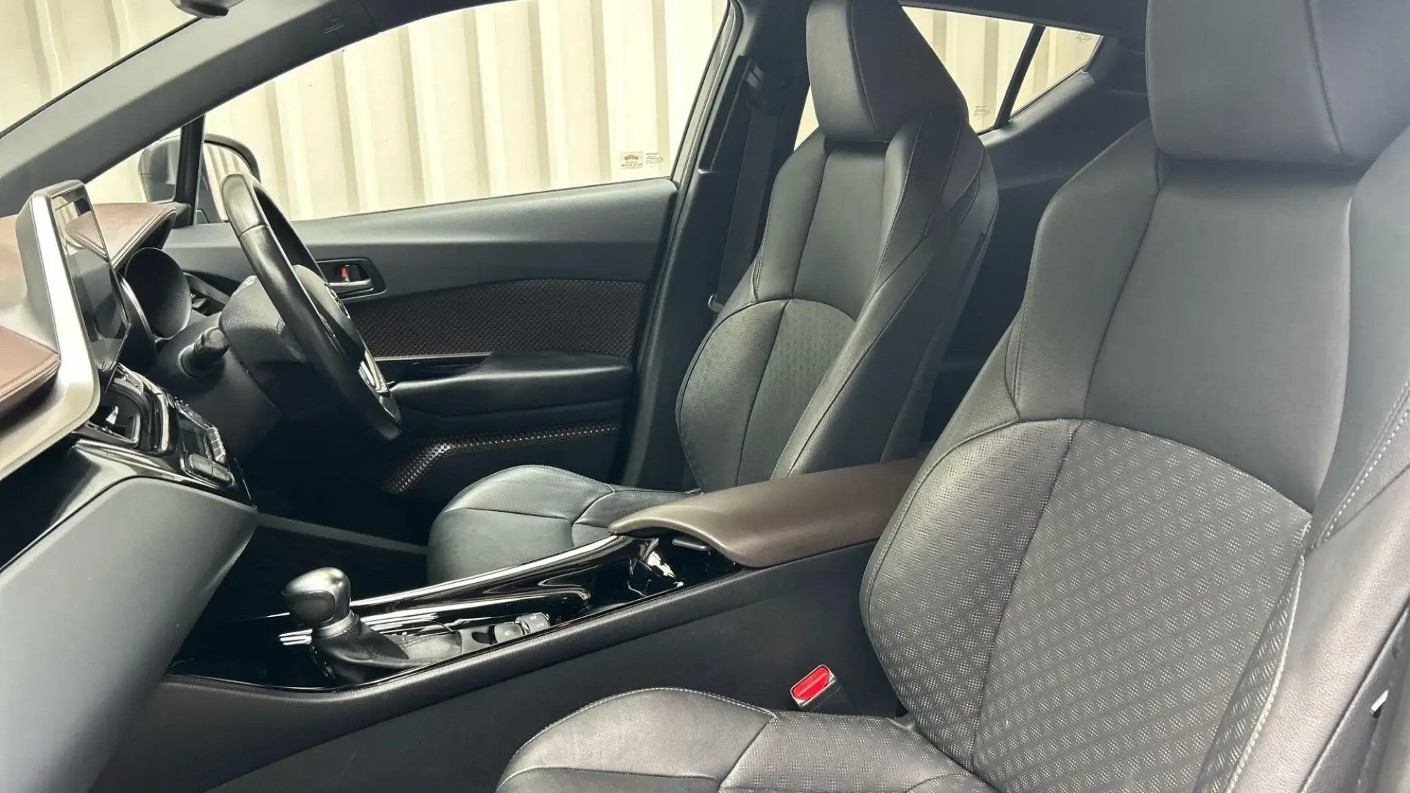 Toyota C-HR Self-Charging Hybrid Image 14 Toyota C-HR Self-Charging Hybrid Image 14