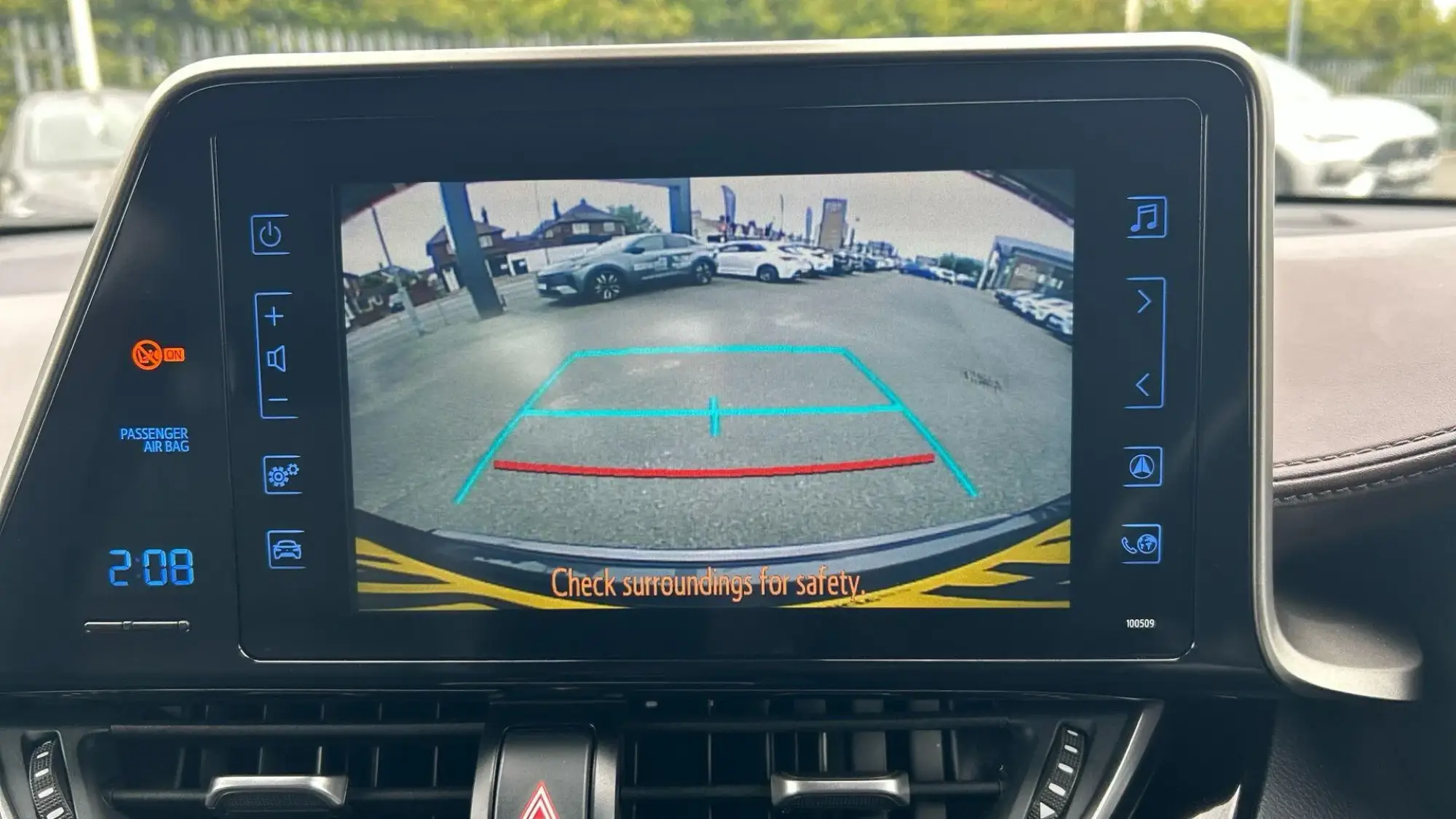 Toyota C-HR Self-Charging Hybrid Image 22 Toyota C-HR Self-Charging Hybrid Image 22