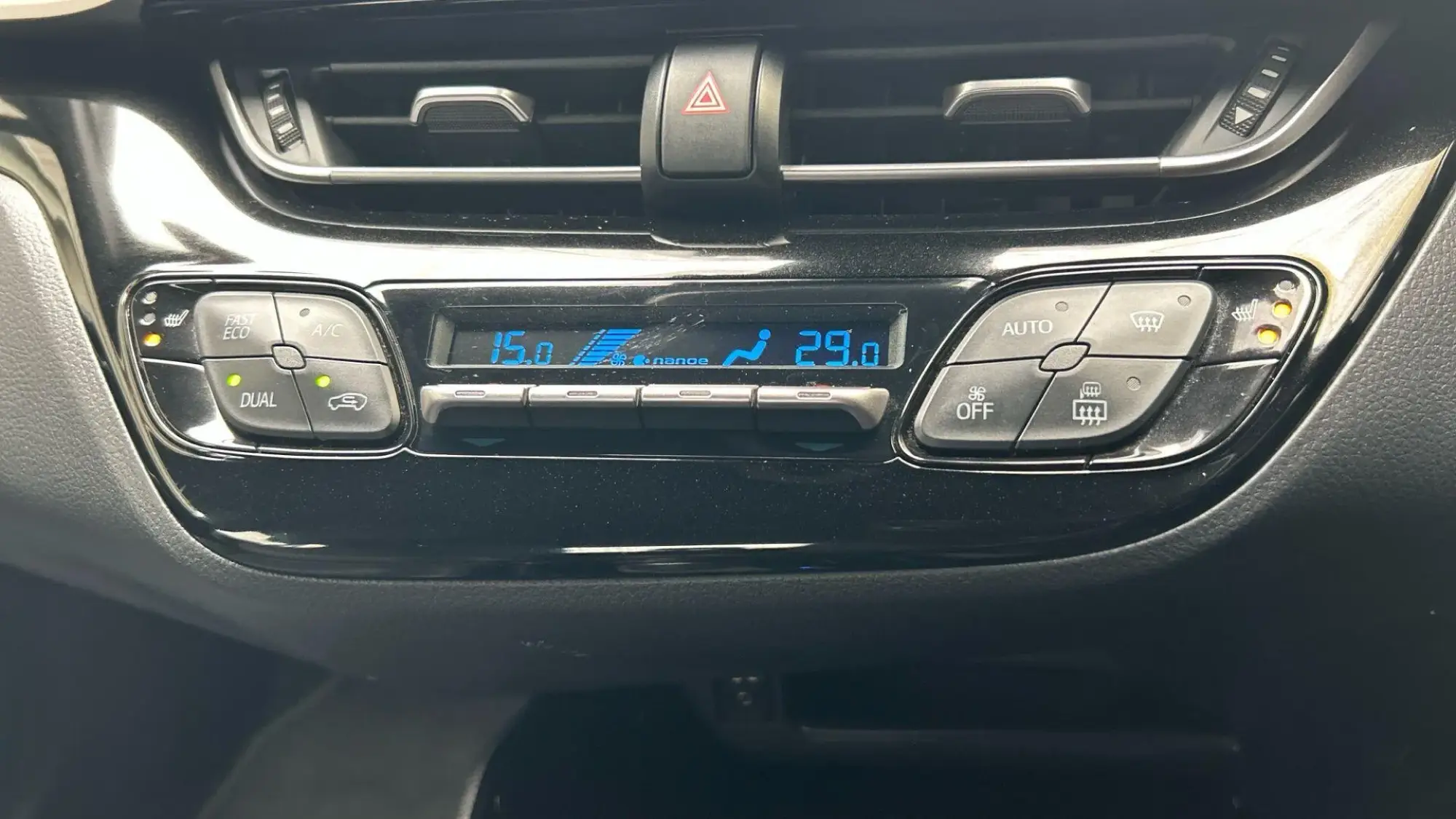 Toyota C-HR Self-Charging Hybrid Image 32 Toyota C-HR Self-Charging Hybrid Image 32