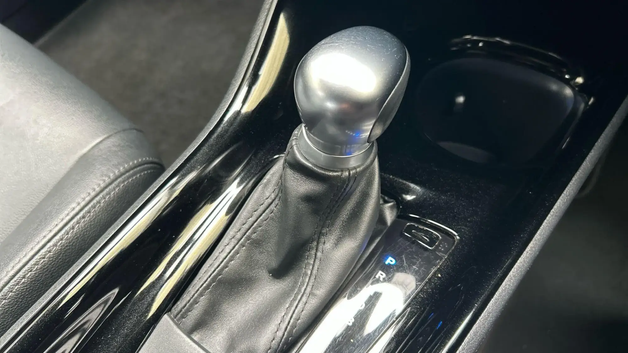 Toyota C-HR Self-Charging Hybrid Image 34 Toyota C-HR Self-Charging Hybrid Image 34