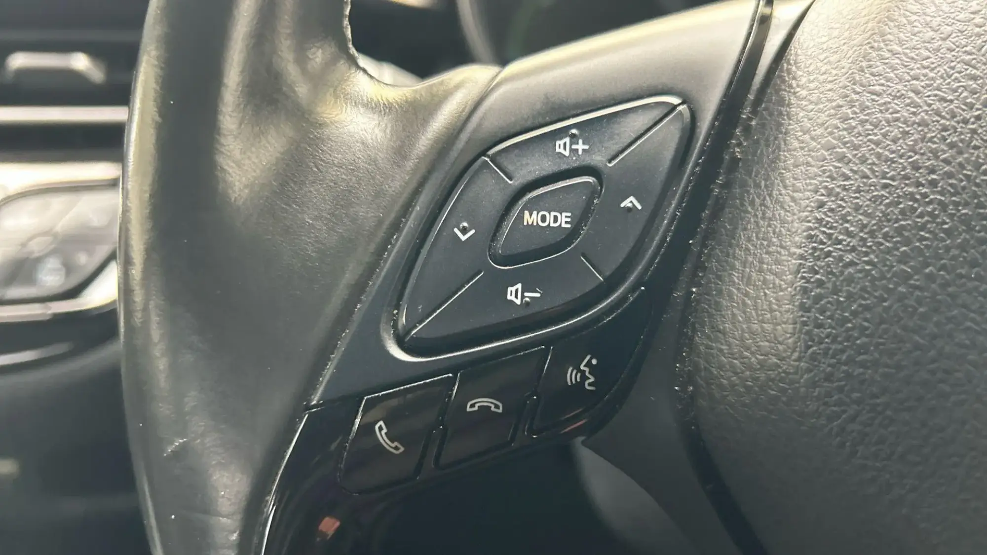 Toyota C-HR Self-Charging Hybrid Image 36 Toyota C-HR Self-Charging Hybrid Image 36