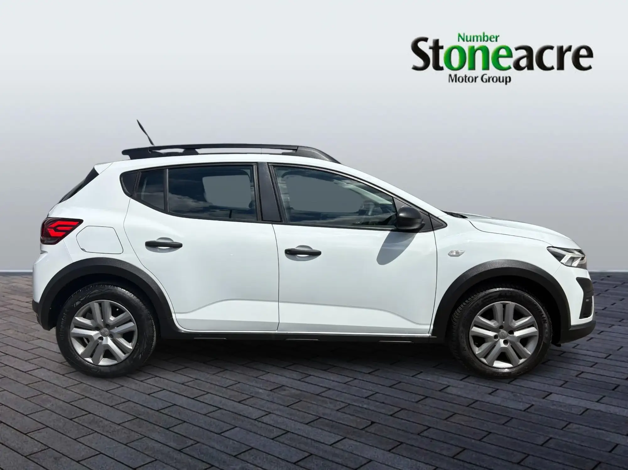 Dacia Sandero Stepway 1.0 TCe Essential Euro 6 (s/s) 5dr YS23SPZ Image 2