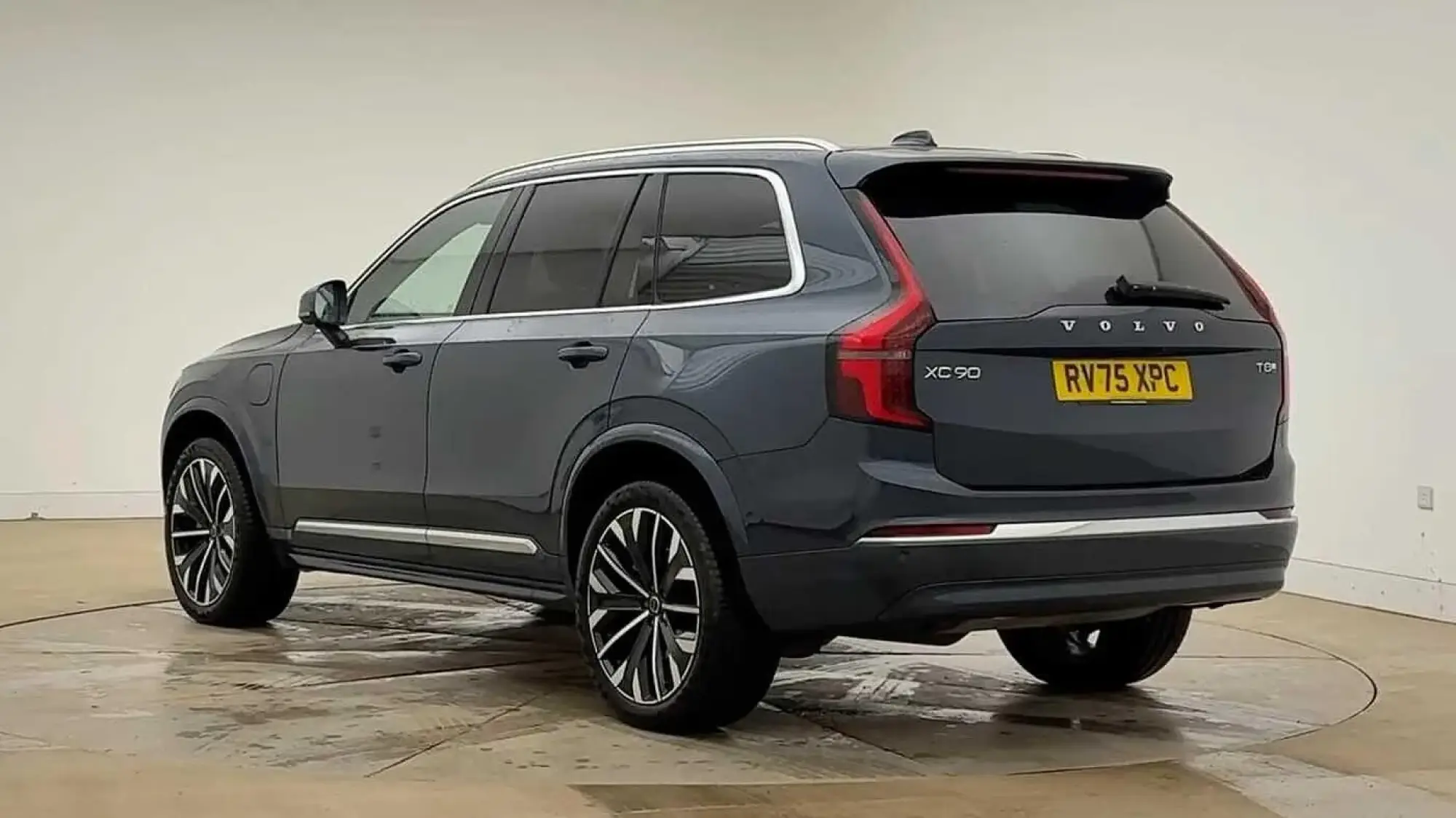 Volvo XC90 Plug-In Hybrid Image 5 Volvo XC90 Plug-In Hybrid Image 5