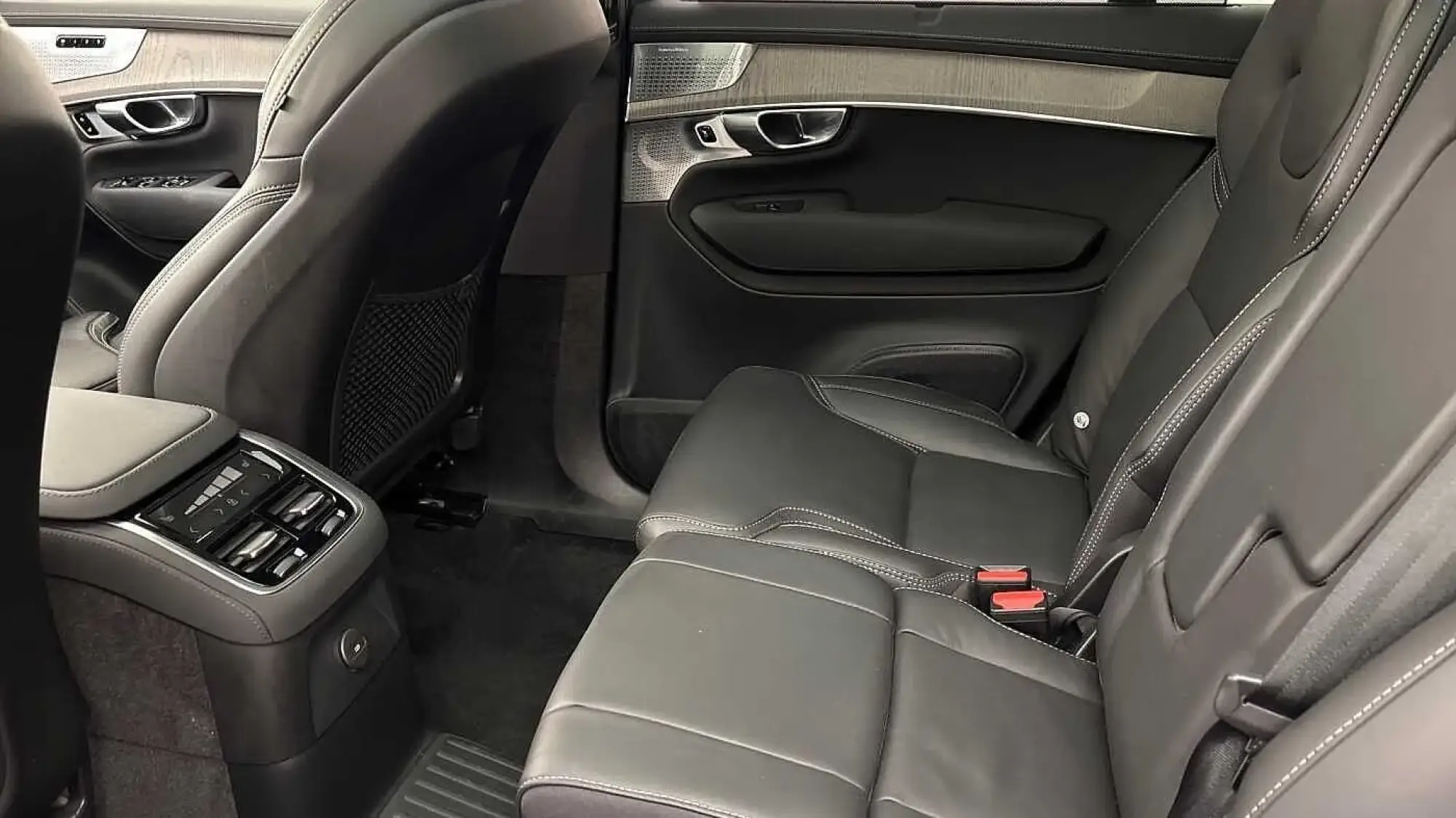 Volvo XC90 Plug-In Hybrid Image 12 Volvo XC90 Plug-In Hybrid Image 12