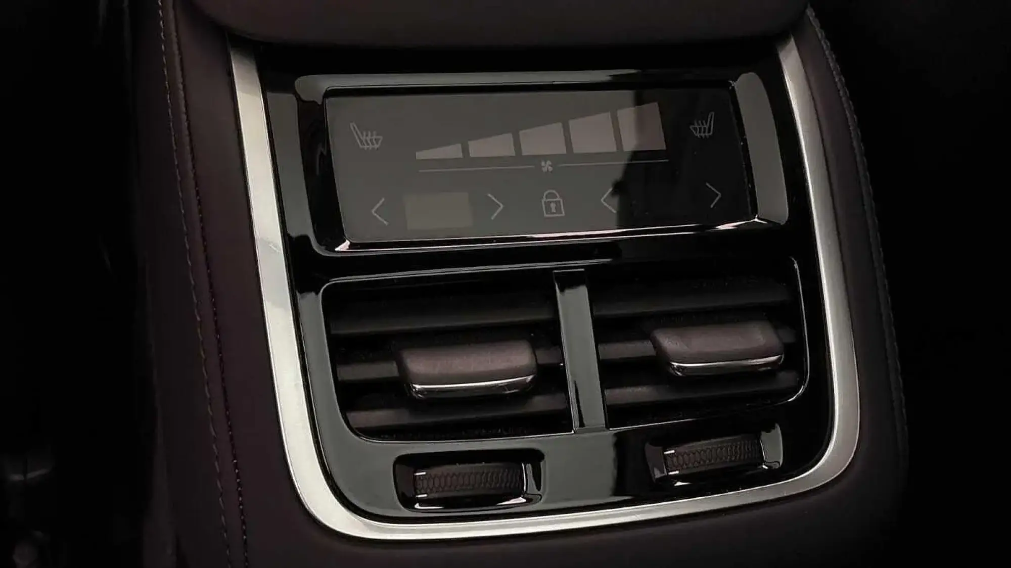 Volvo XC90 Plug-In Hybrid Image 16 Volvo XC90 Plug-In Hybrid Image 16