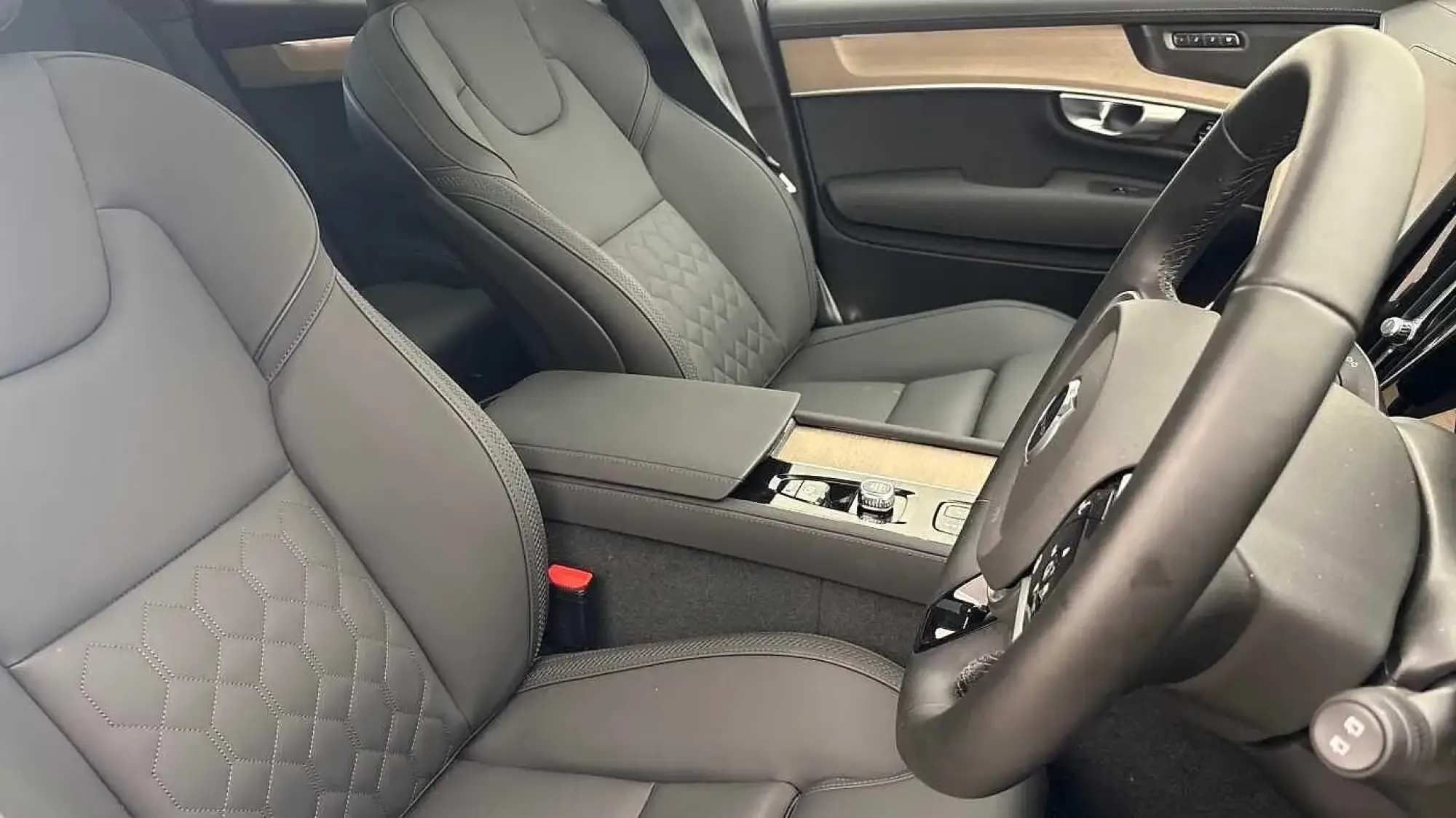 Volvo XC90 Plug-In Hybrid Image 29 Volvo XC90 Plug-In Hybrid Image 29