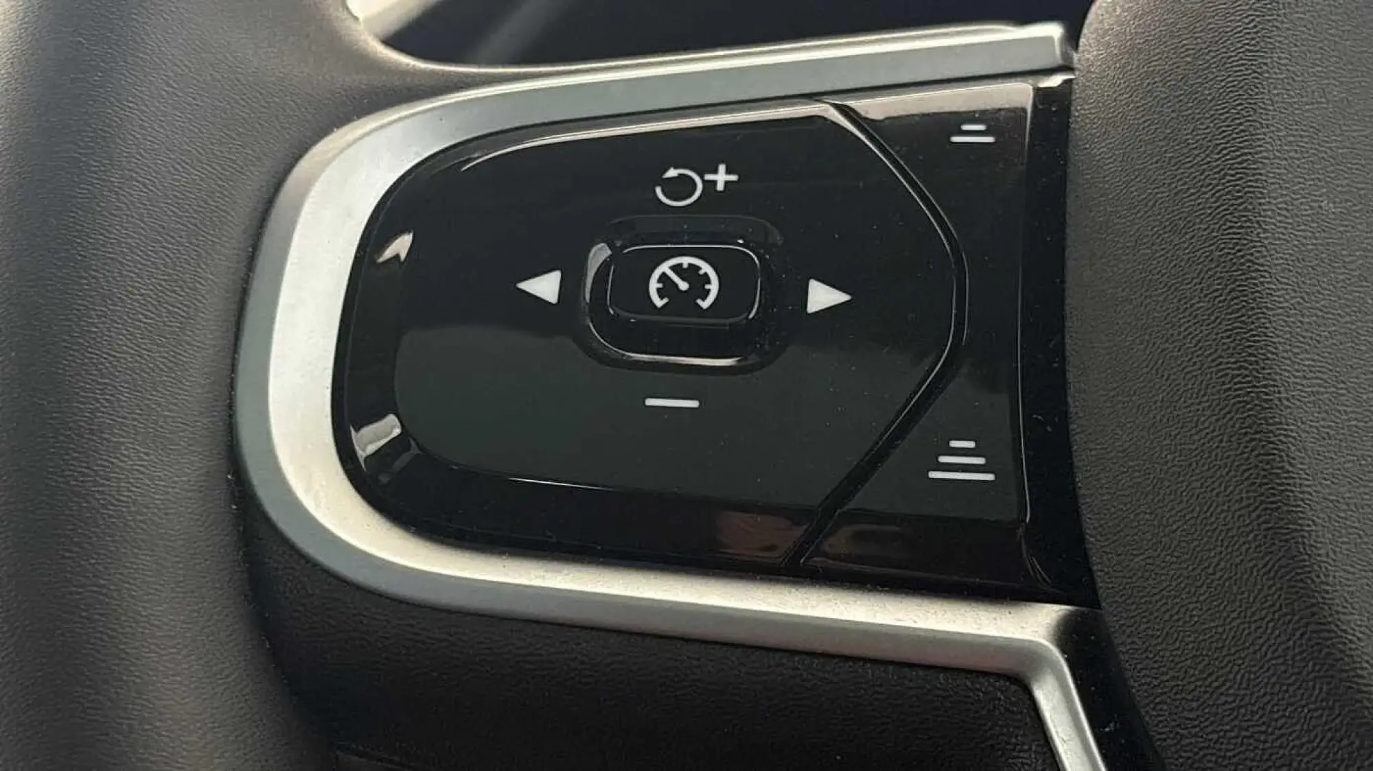 Volvo XC90 Plug-In Hybrid Image 31 Volvo XC90 Plug-In Hybrid Image 31